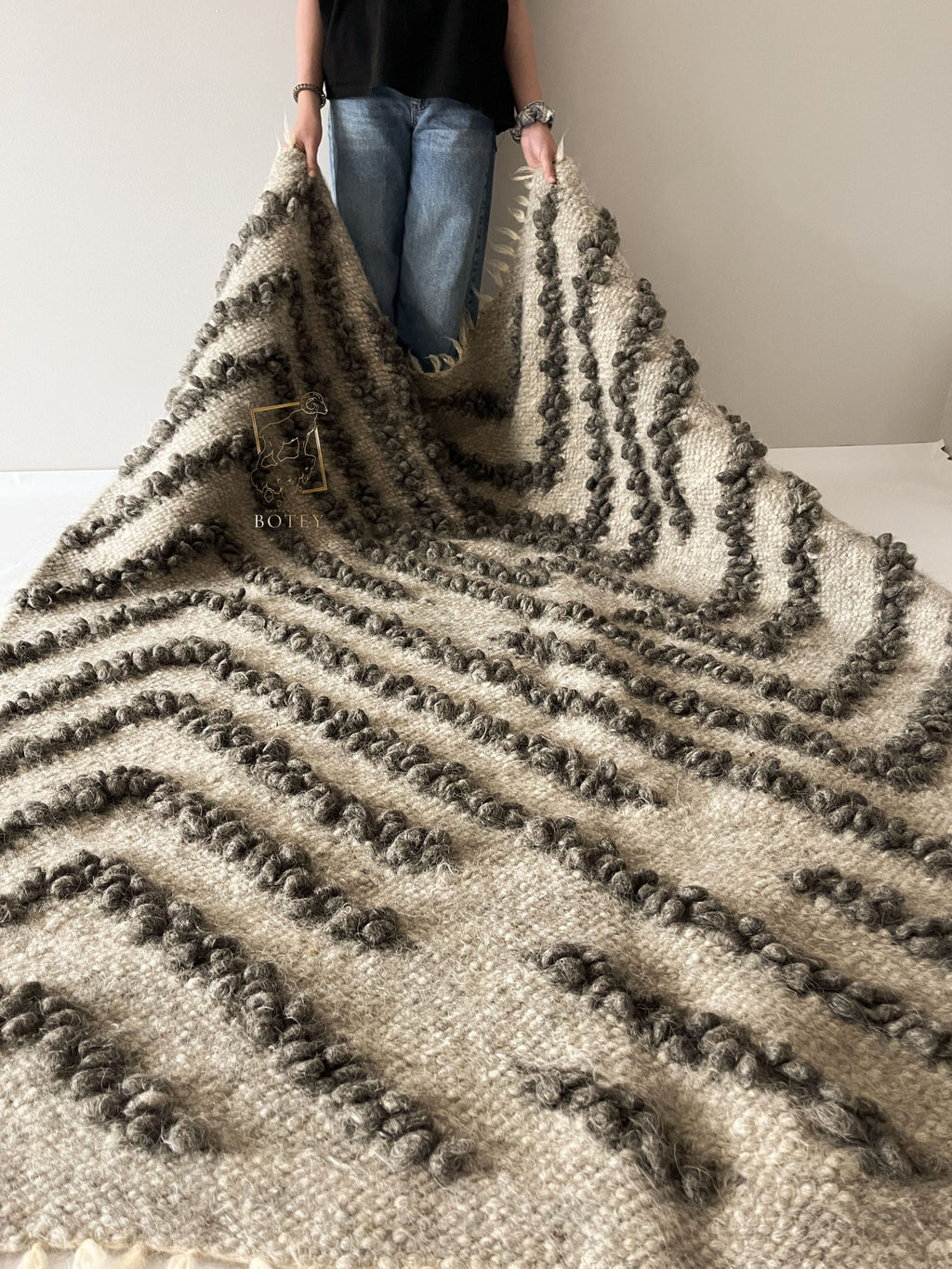 Carpathian Wool Blanket “Rocks” 150×200 cm – Premium Handmade Natural Wool