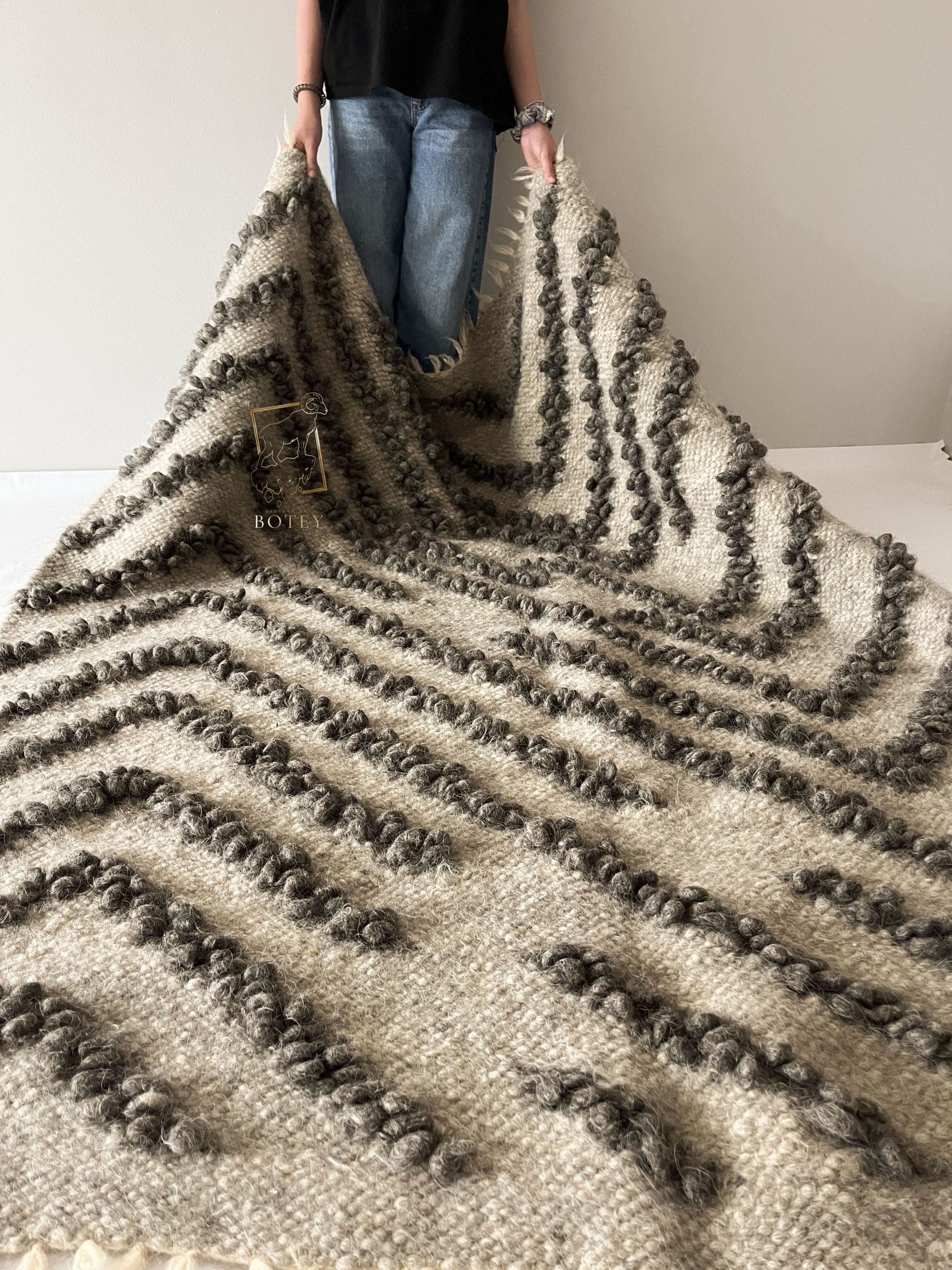 Carpathian Wool Blanket “Rocks” 150×200 cm – Premium Handmade Natural Wool