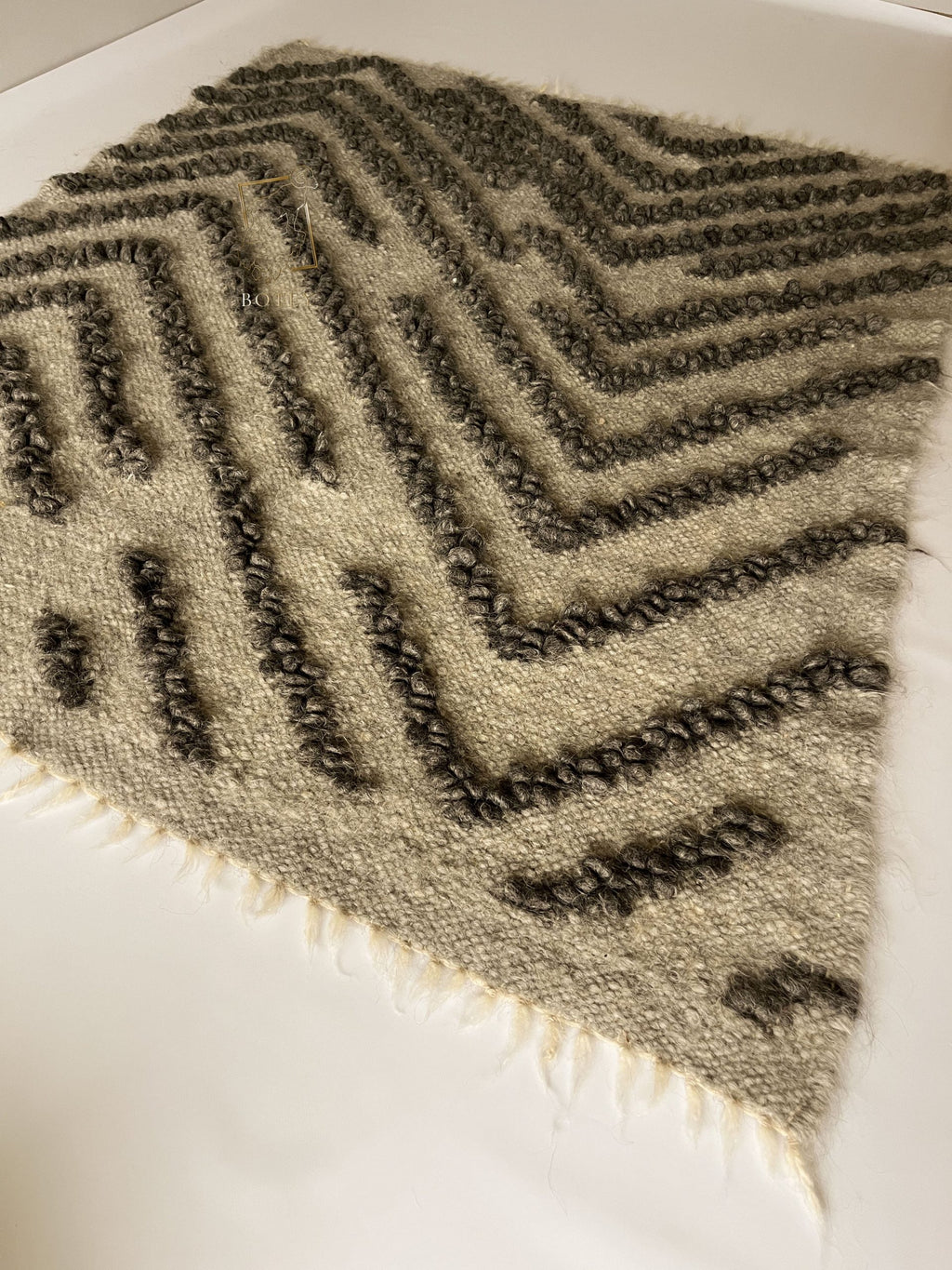 Carpathian Wool Blanket “Rocks” 150×200 cm – Premium Handmade Natural Wool
