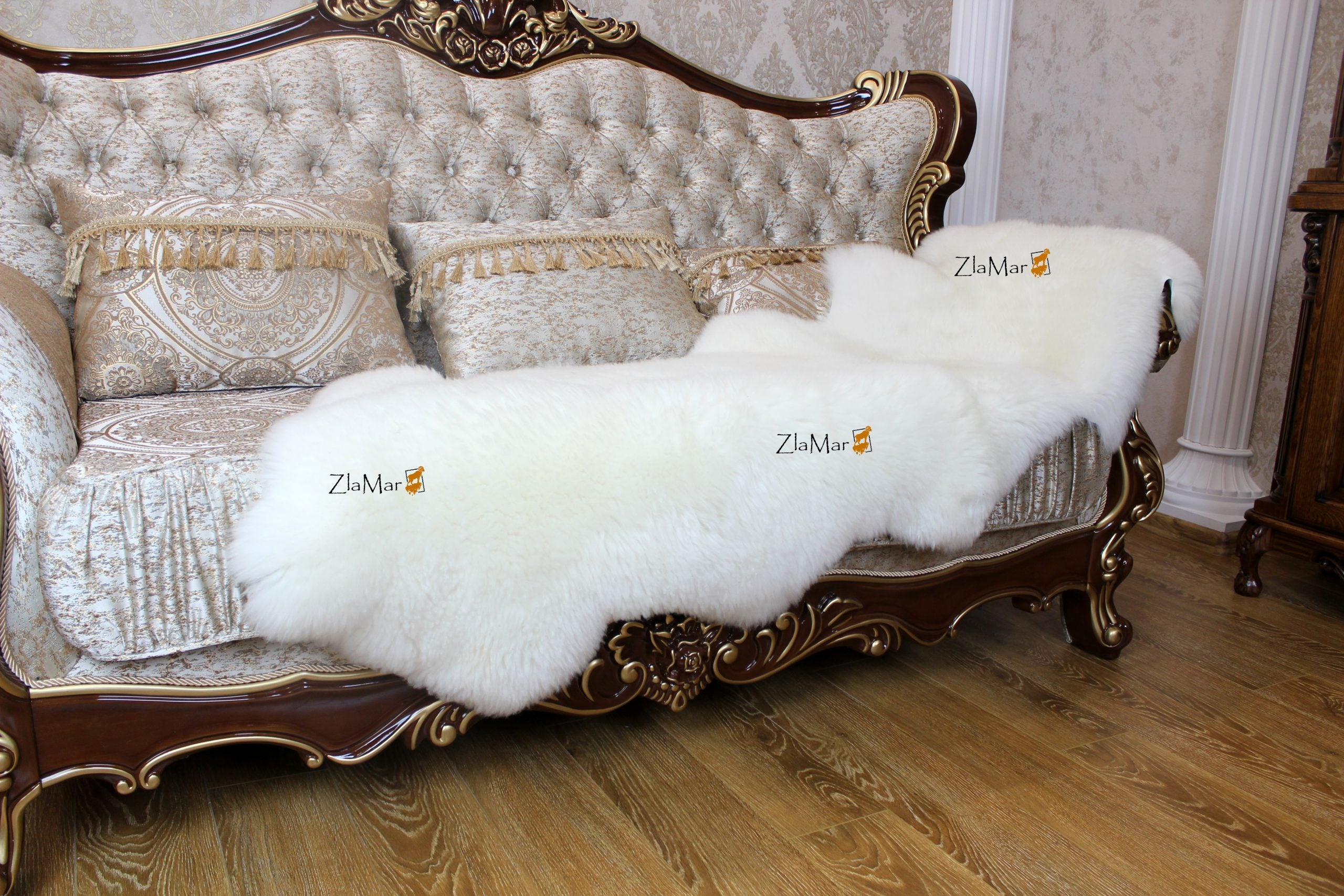 Sheepskin Sofa Cover (200×65 cm) – Natural White Fur Throw