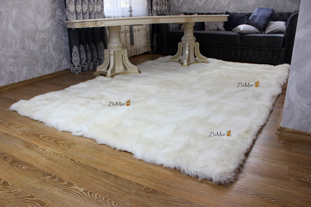 Large Rectangular Sheepskin Rug (250×180 cm) – Natural White Fur Carpet