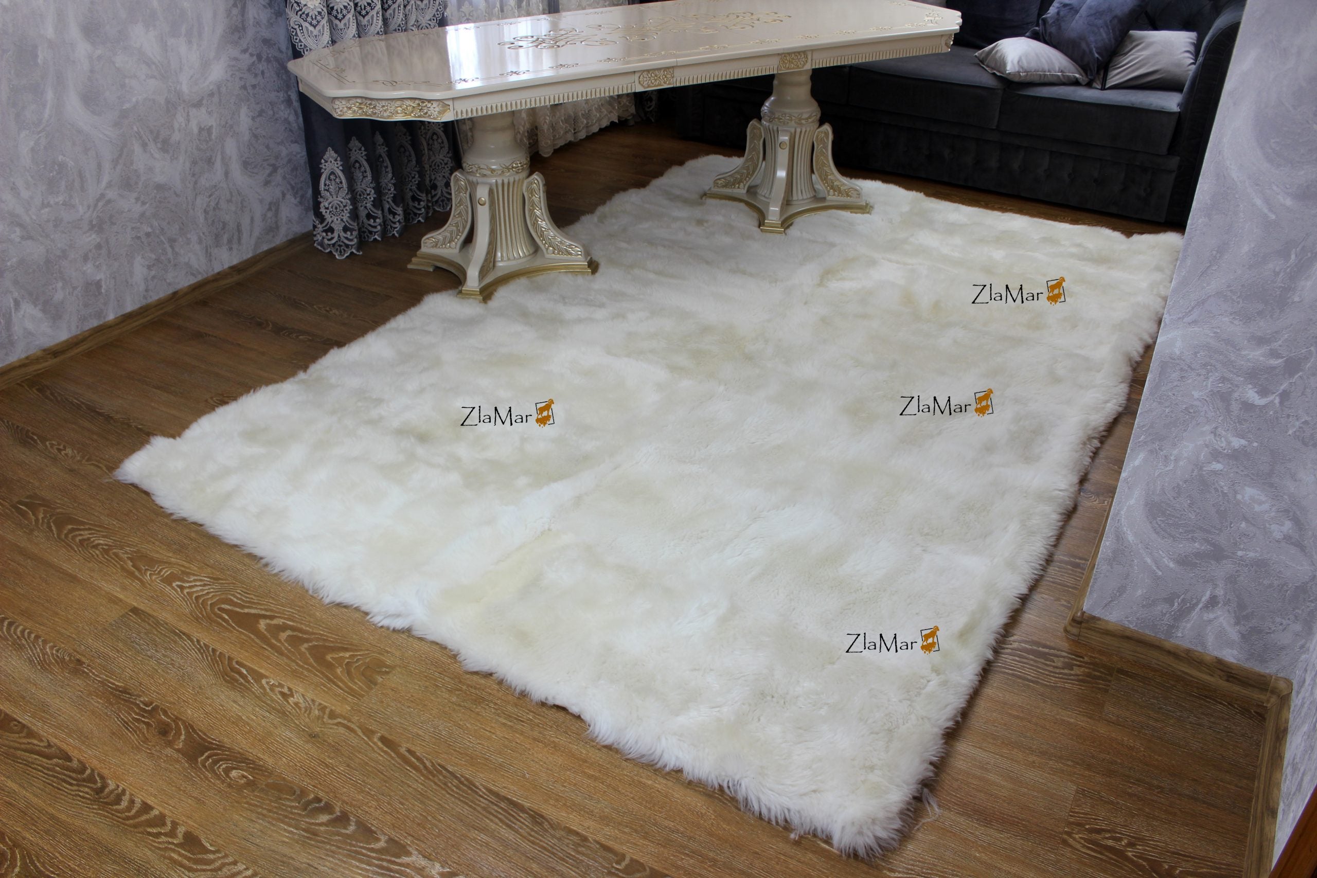 Large Rectangular Sheepskin Rug (250×180 cm) – Natural White Fur Carpet