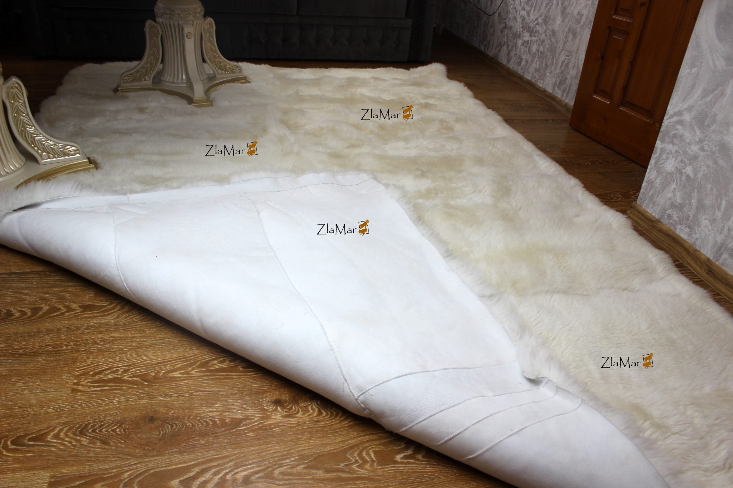 Large Rectangular Sheepskin Rug (250×180 cm) – Natural White Fur Carpet