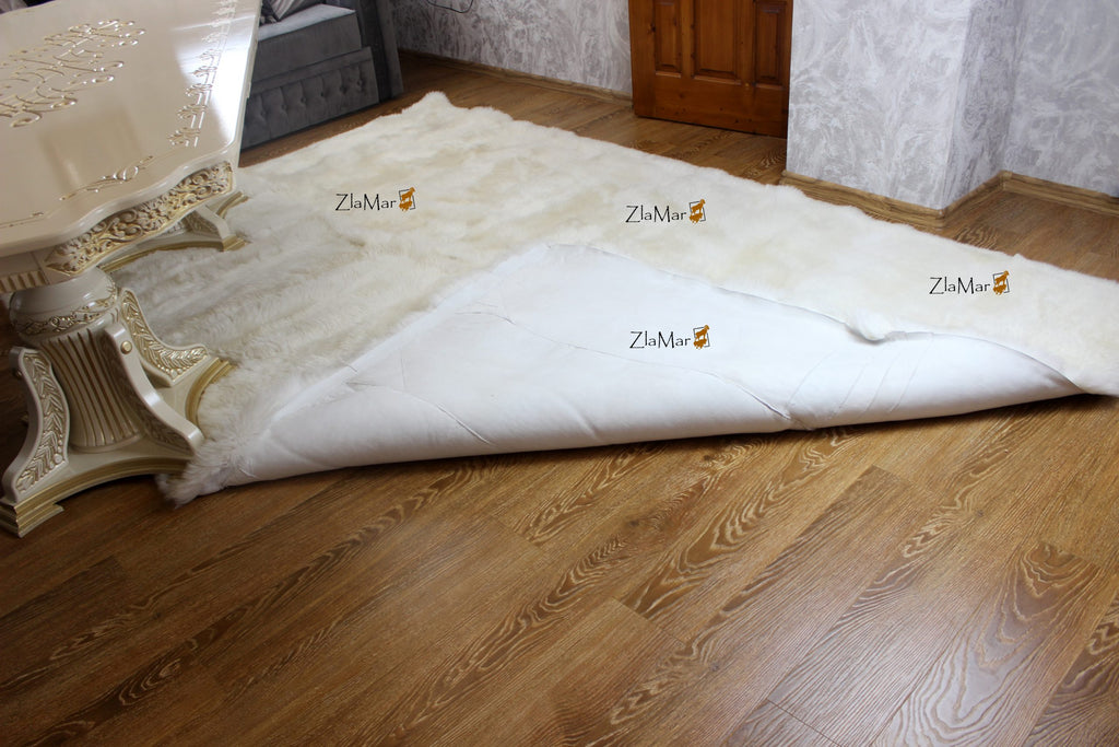 Large Rectangular Sheepskin Rug (250×180 cm) – Natural White Fur Carpet