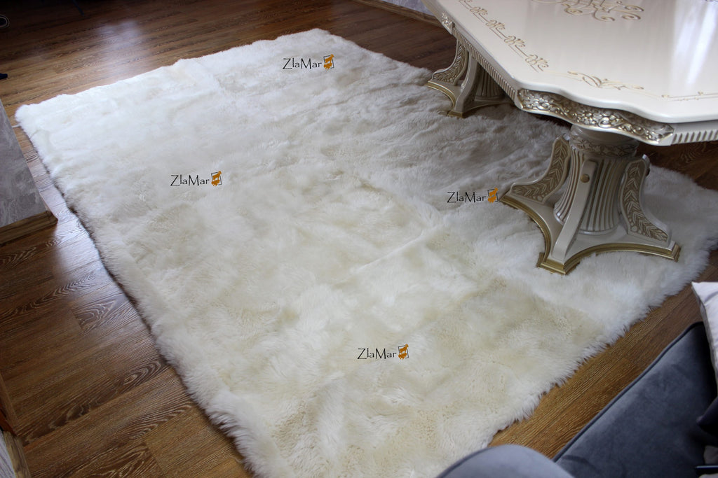 Large Rectangular Sheepskin Rug (250×180 cm) – Natural White Fur Carpet