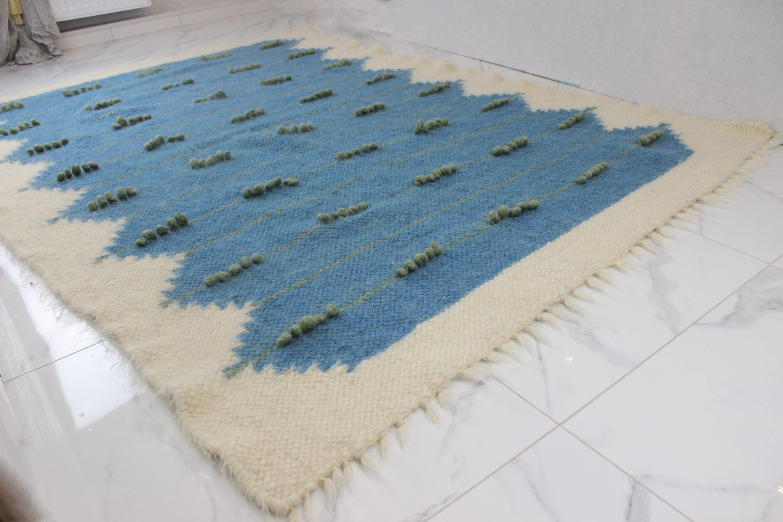 Carpathian Wool Blanket “Spring” 150×200 cm – Premium Handmade Natural Wool