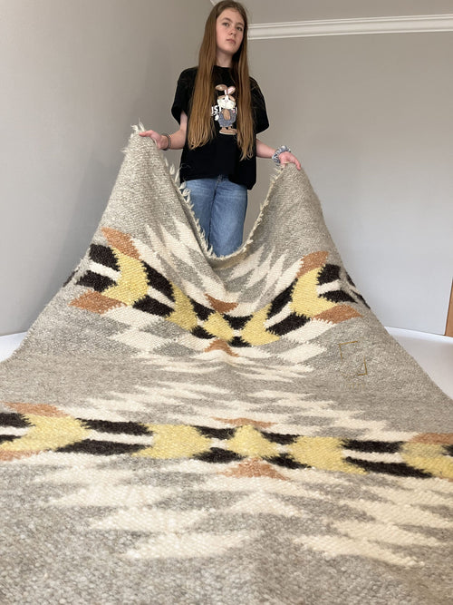 Carpathian Wool Blanket “Cupid’s Arrows” 200×220 cm – Premium Handmade Natural Wool