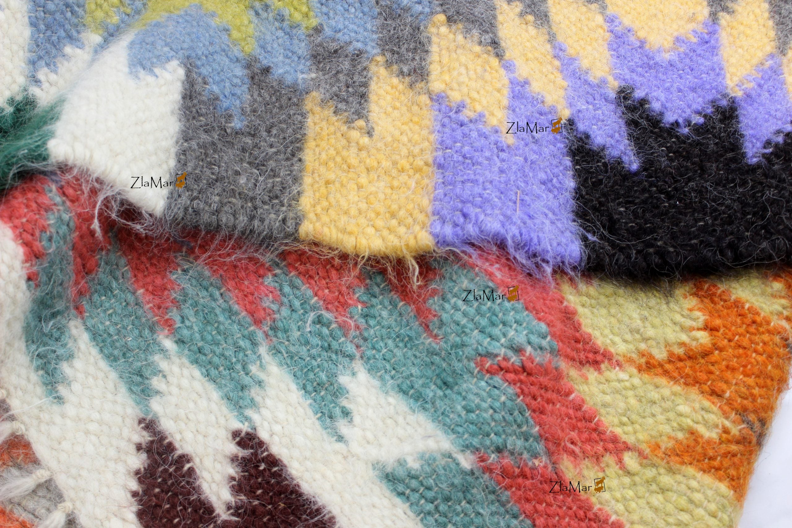 Carpathian Wool Blanket “Royal” 200×220 cm – Premium Handmade Natural Wool