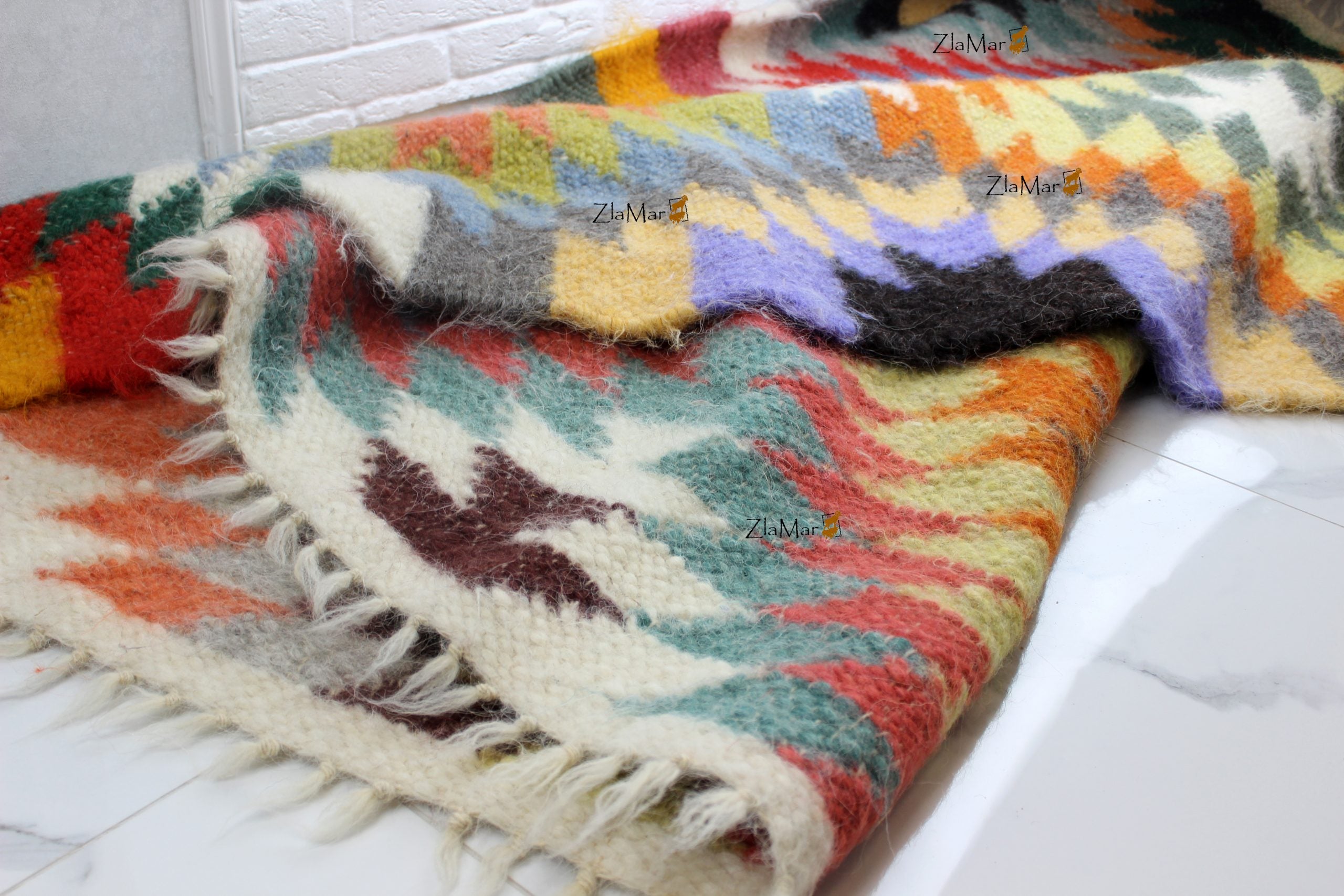 Carpathian Wool Blanket “Royal” 200×220 cm – Premium Handmade Natural Wool