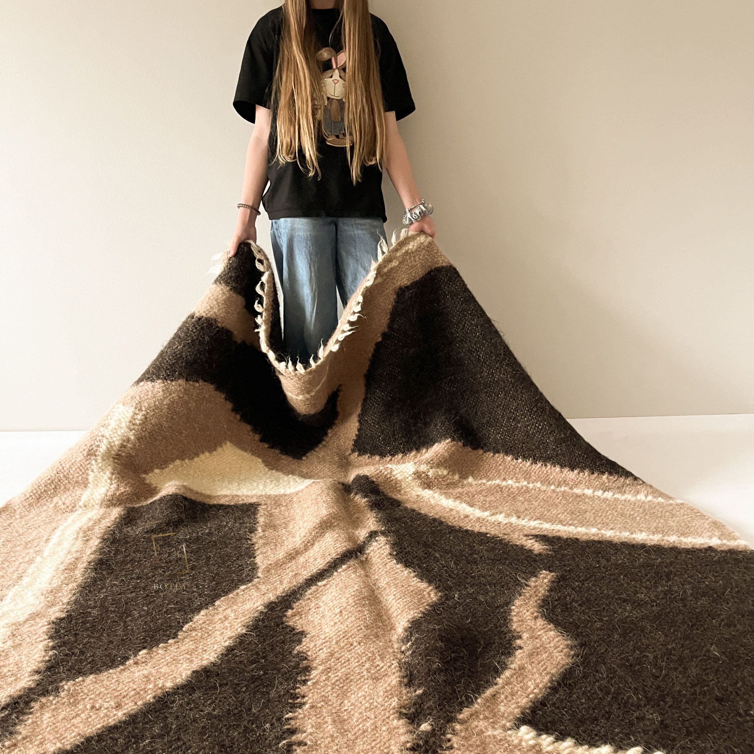 Carpathian Wool Blanket “Gorgany” 200×220 cm – Premium Handmade Natural Wool