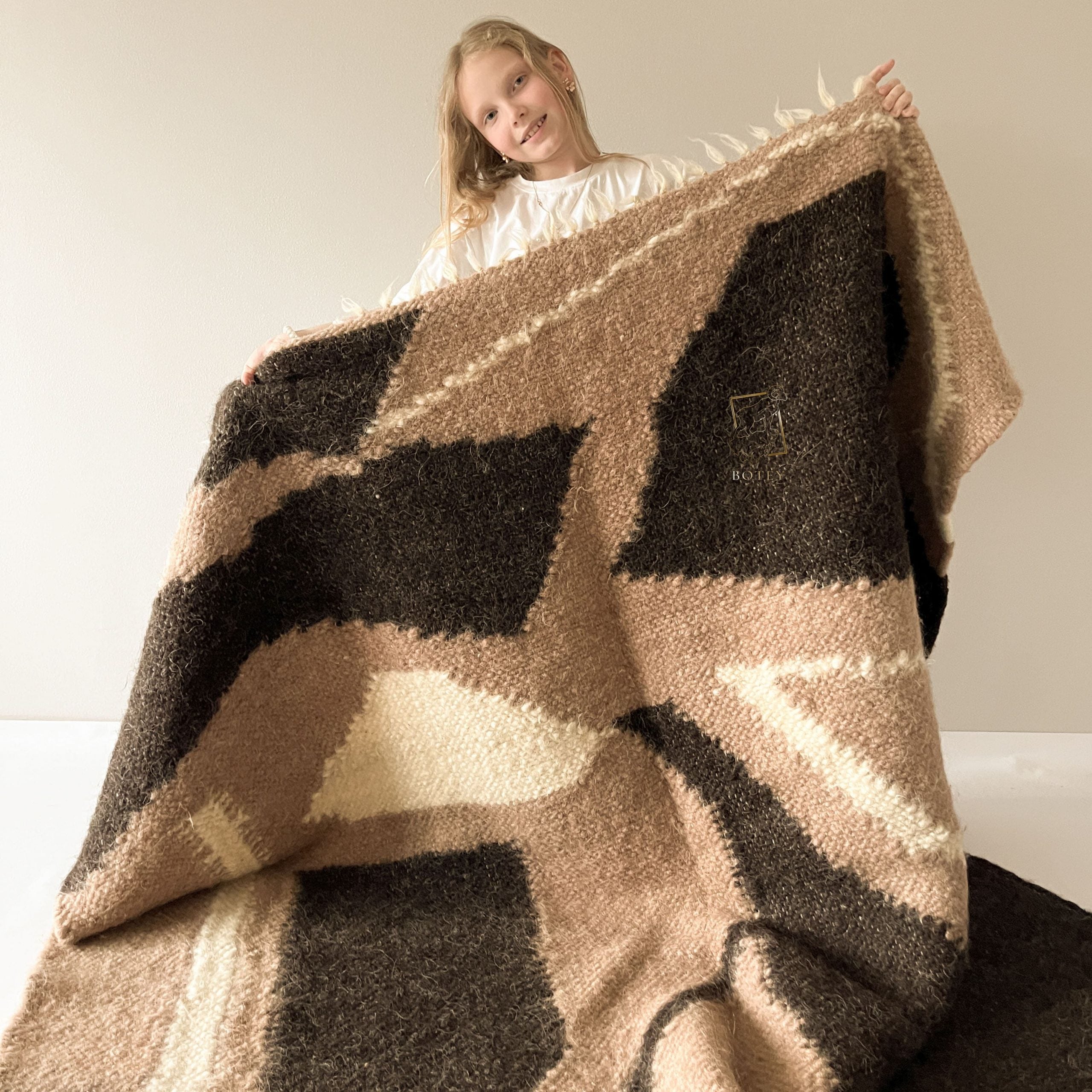 Carpathian Wool Blanket “Gorgany” 150×200 cm – Premium Handmade Natural Wool