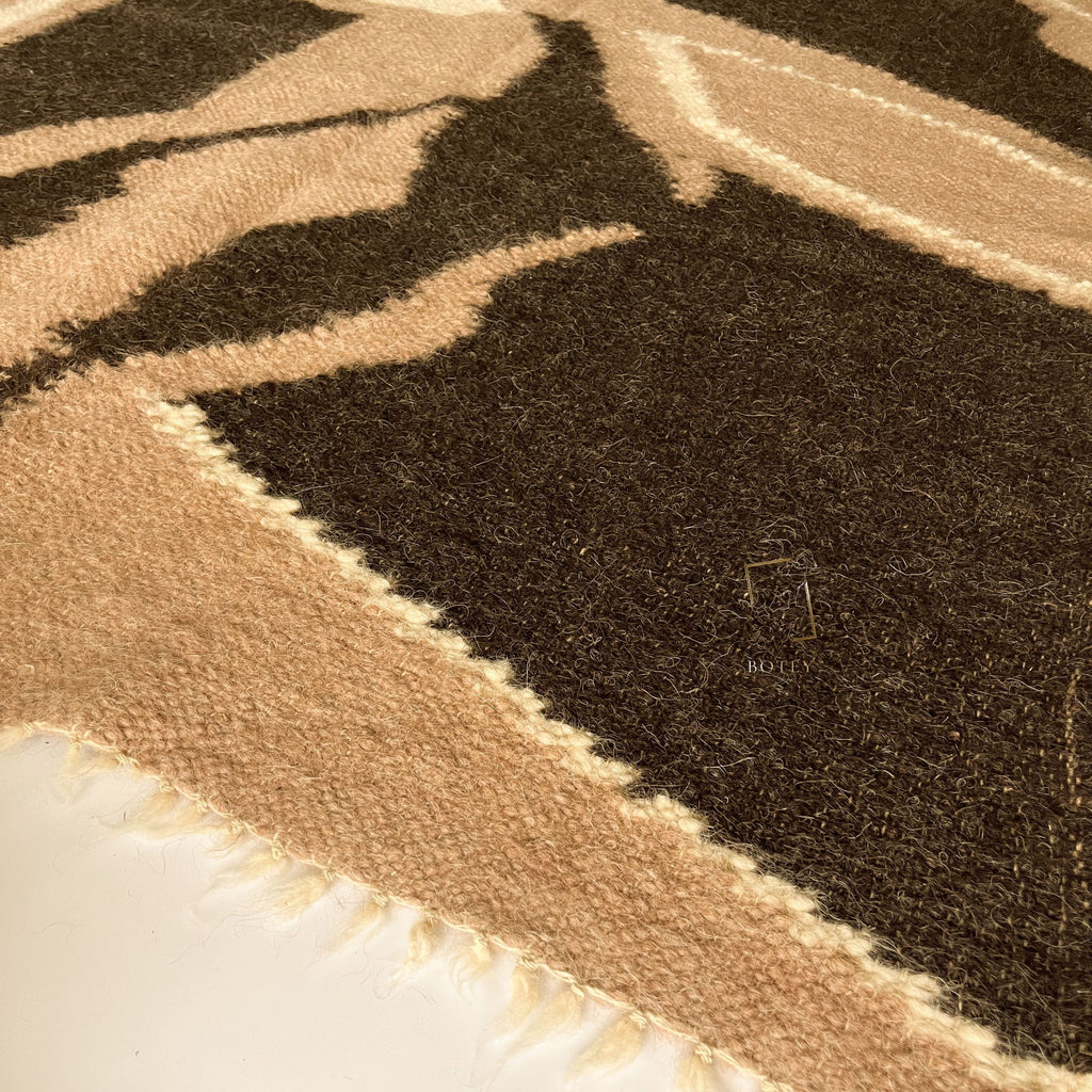 Carpathian Wool Blanket “Gorgany” 200×220 cm – Premium Handmade Natural Wool