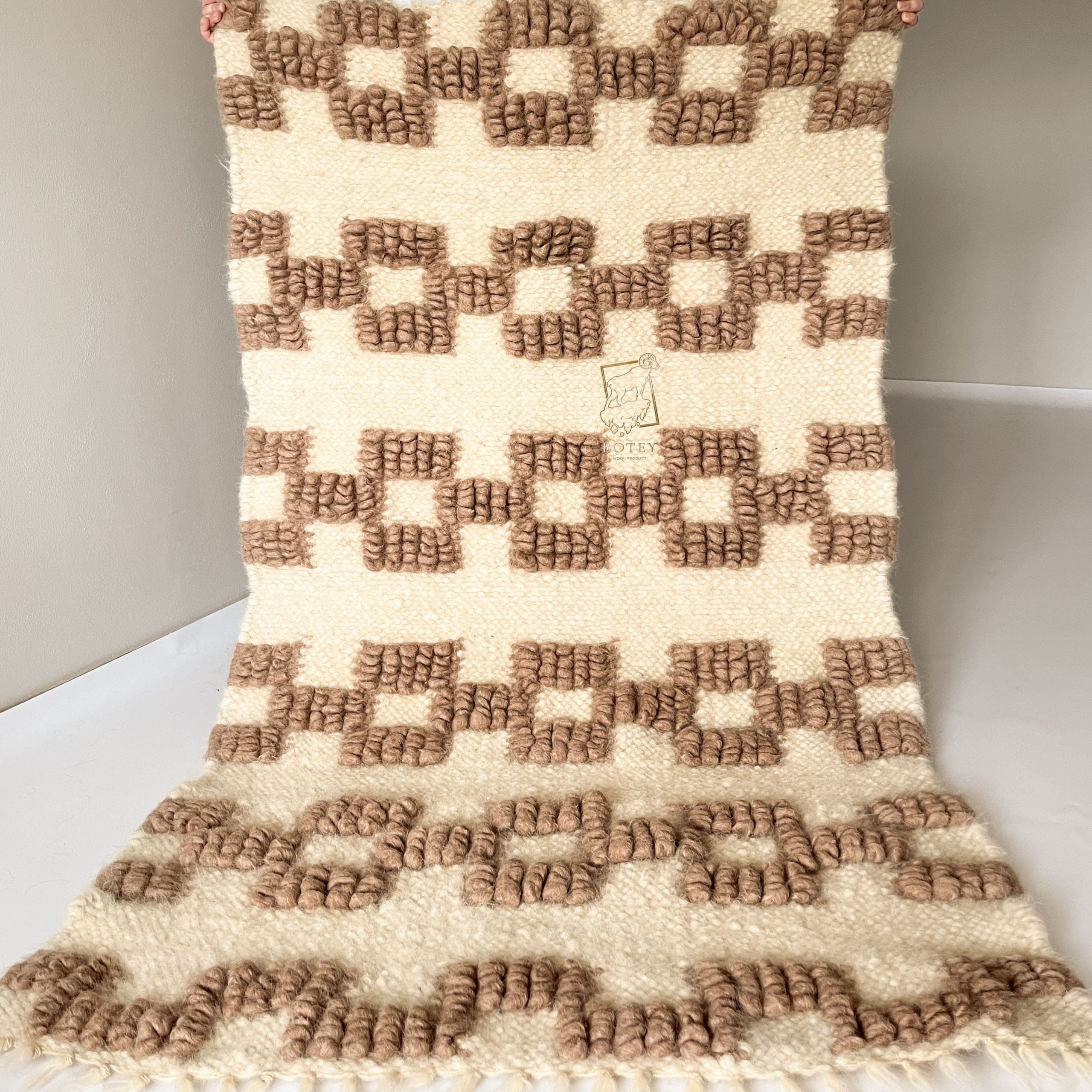 Wool Runner Rug “Chain Pattern” 80×150 cm – Handmade Natural Wool