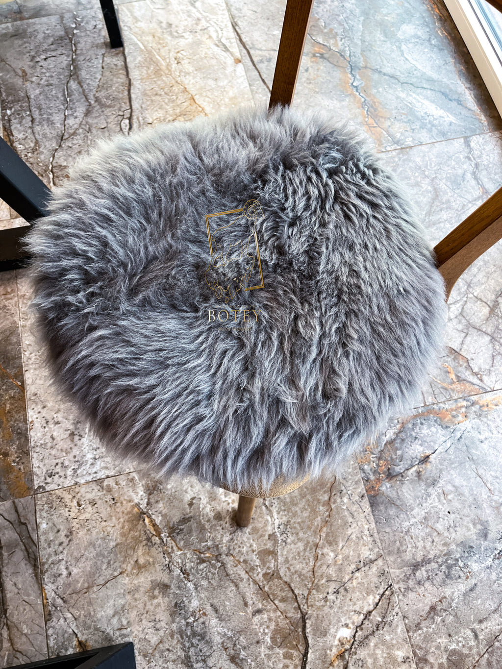 Round Sheepskin Seat Cover 50×50 cm – Natural Wool Cushion