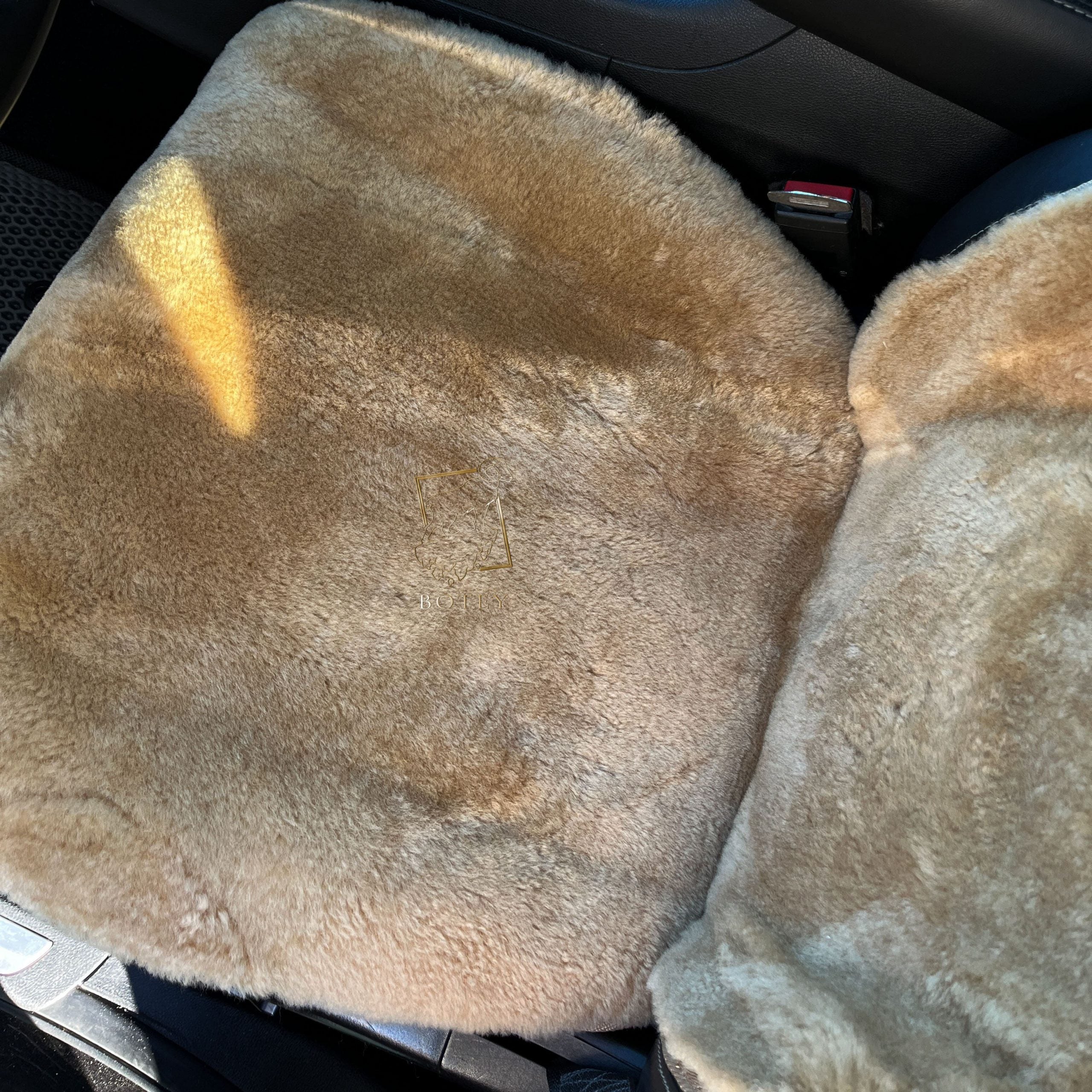 Maxi Sheepskin Car Seat Covers (120×60 cm) – Universal Natural Fur Beige