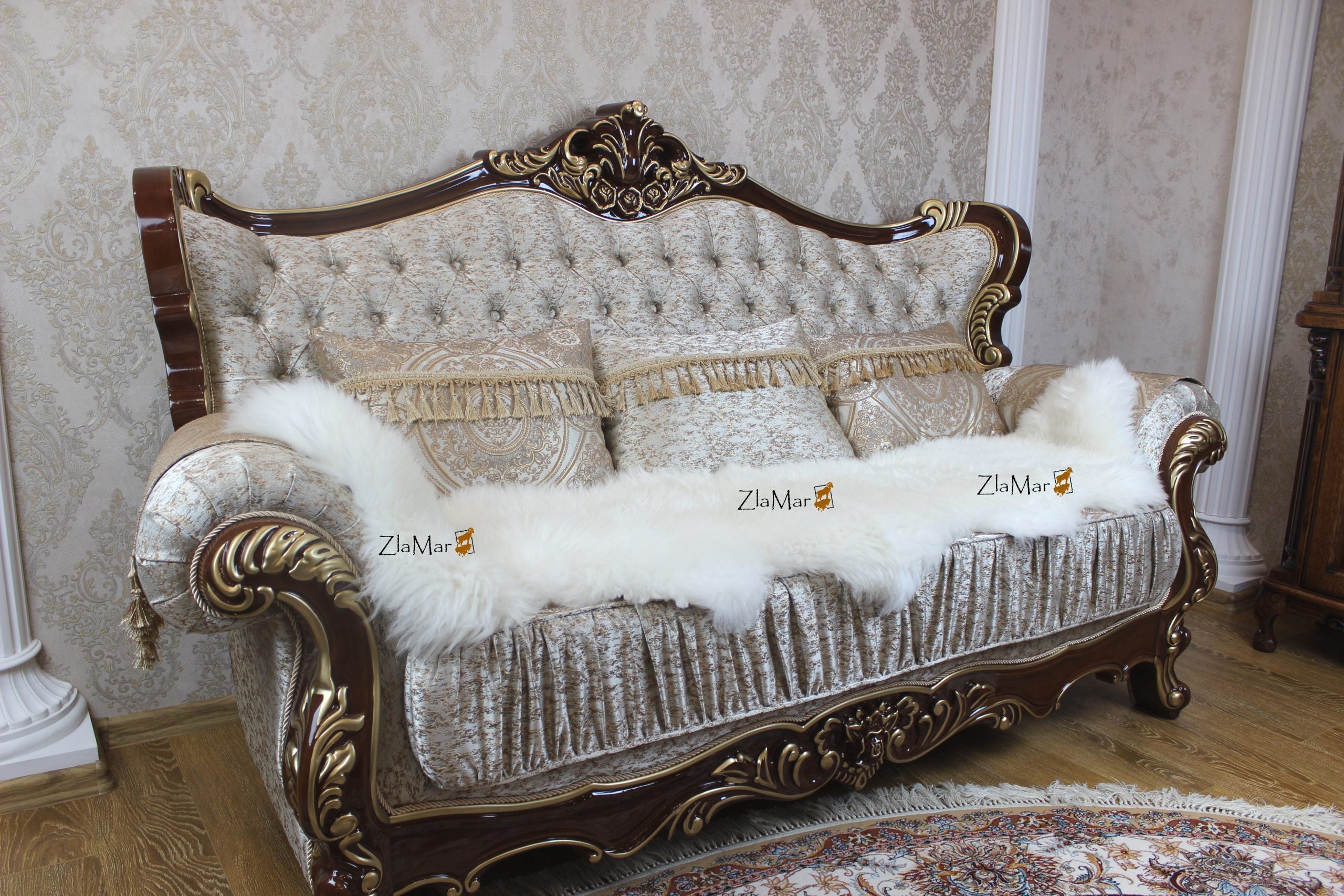 Natural Sheepskin Sofa Cover White 200×65 cm – Premium Wool Throw