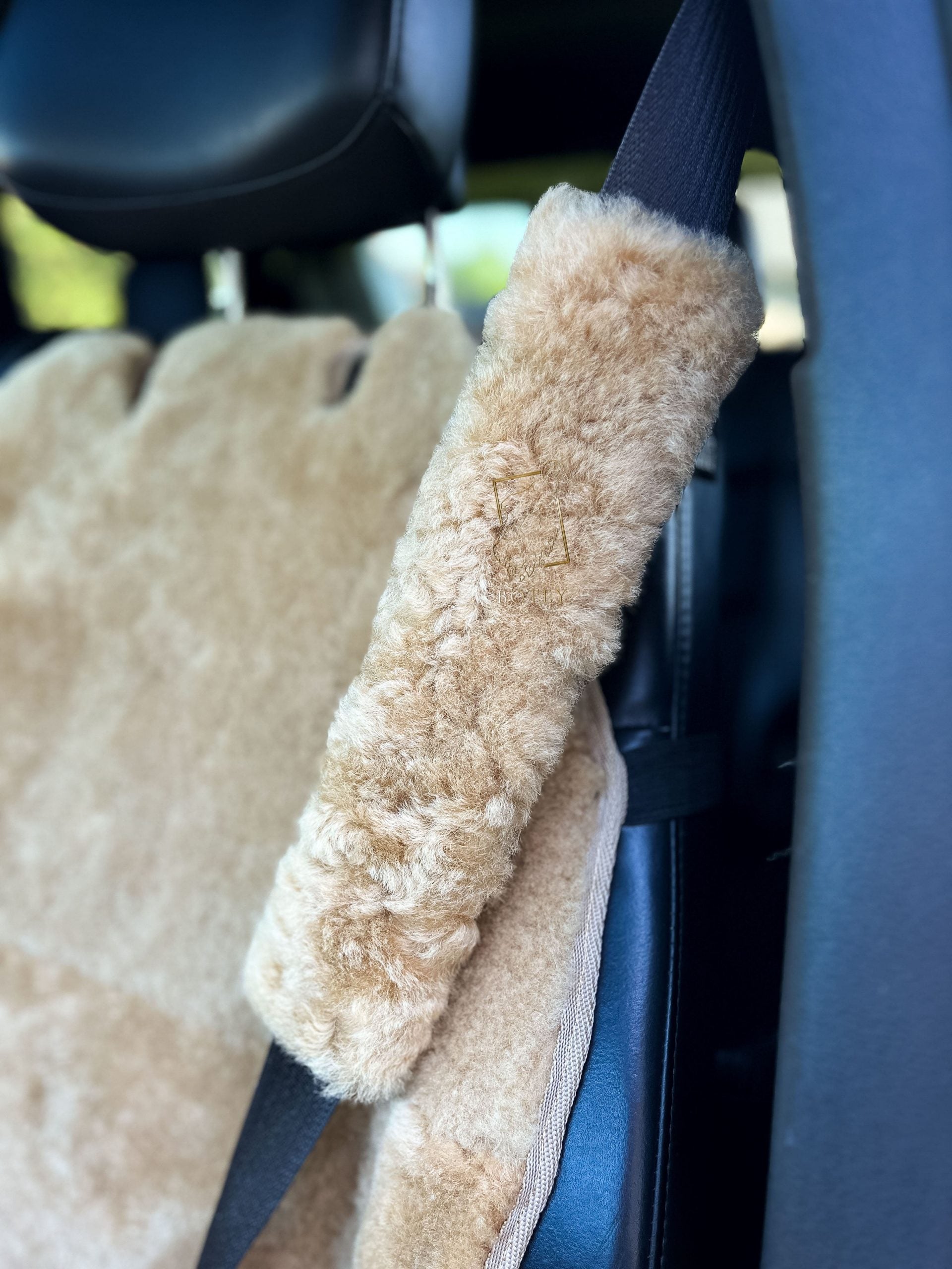 Sheepskin Seat Belt Covers Beige – Natural Fur Universal Fit