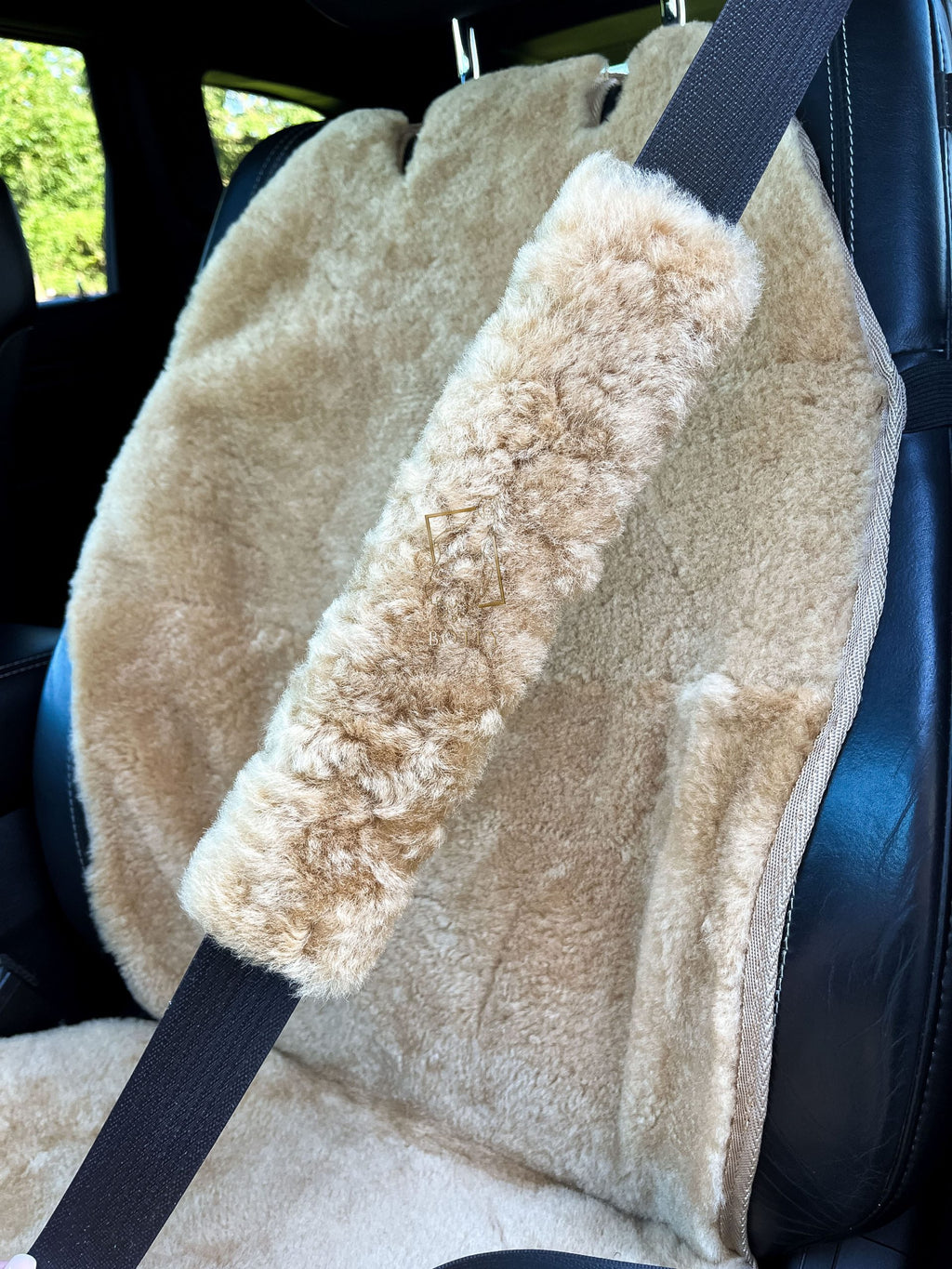 Sheepskin Seat Belt Covers Beige – Natural Fur Universal Fit