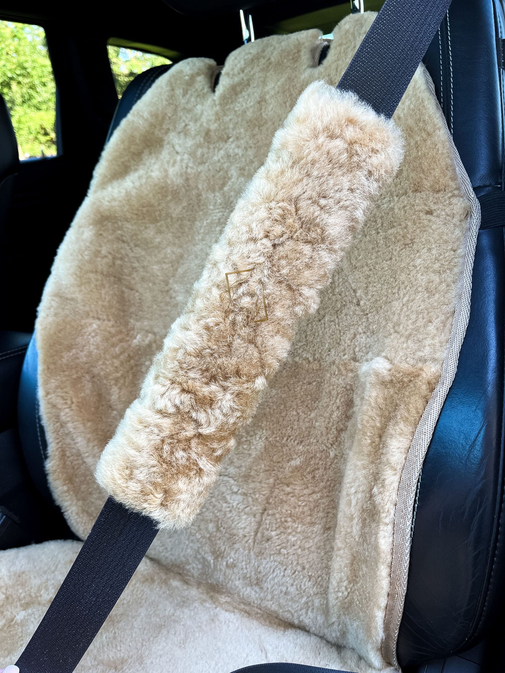 Sheepskin Seat Belt Covers Beige – Natural Fur Universal Fit