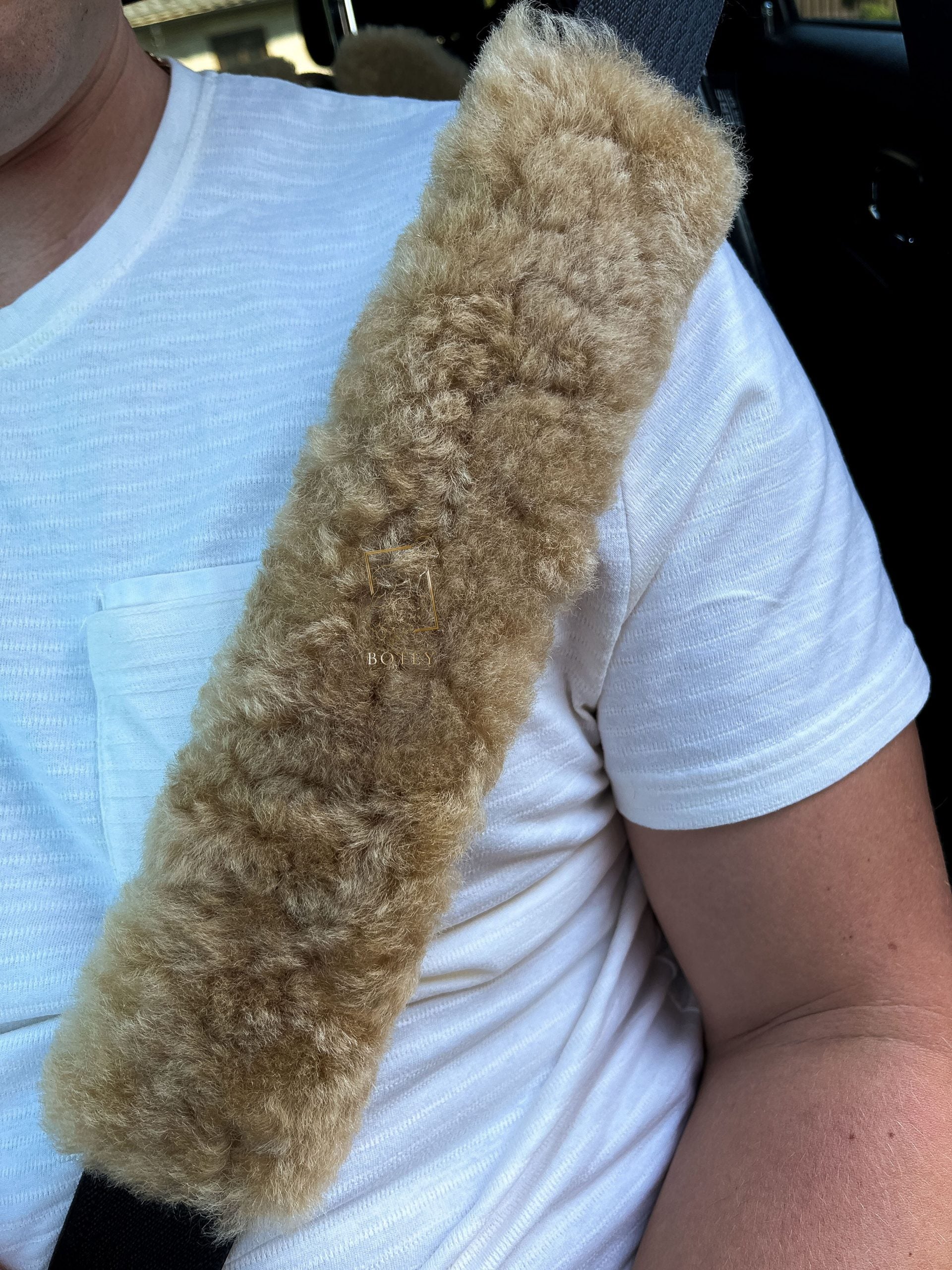 Sheepskin Seat Belt Covers Beige – Natural Fur Universal Fit
