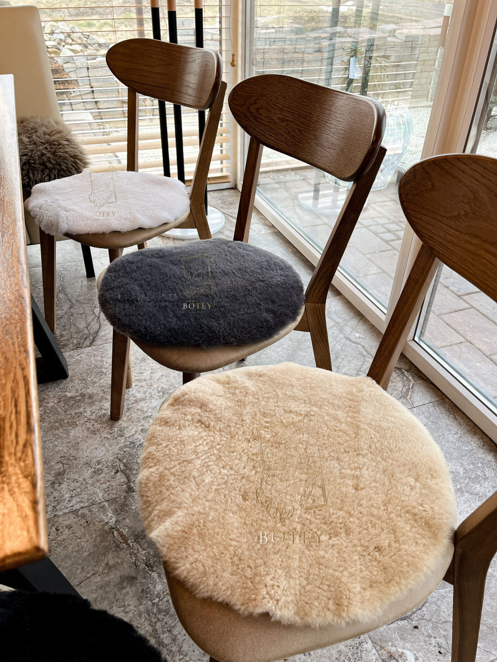 Round Sheared Sheepskin Seat Cover 50×50 cm – Natural Wool Cushion