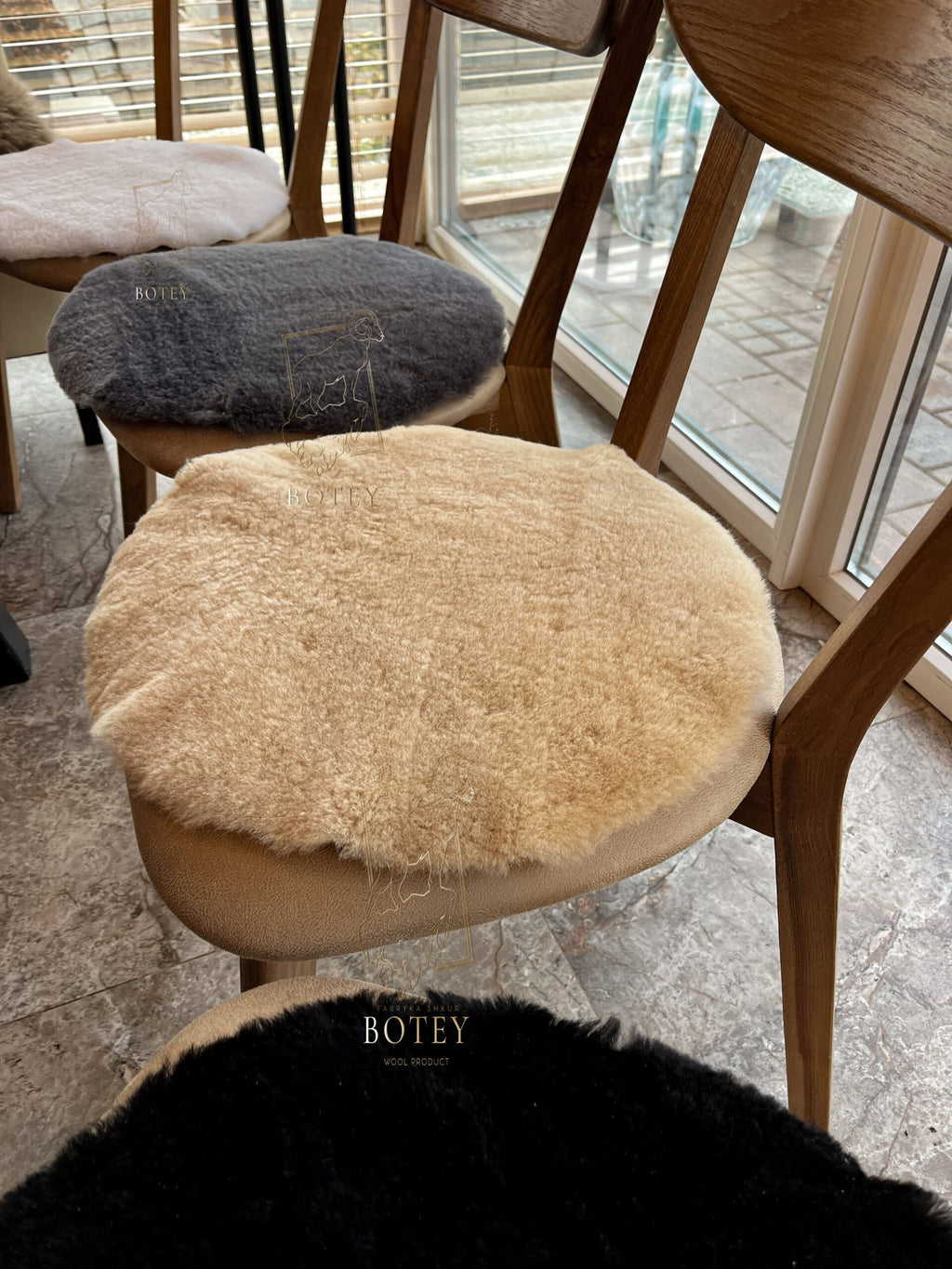 Round Sheared Sheepskin Seat Cover 50×50 cm – Natural Wool Cushion
