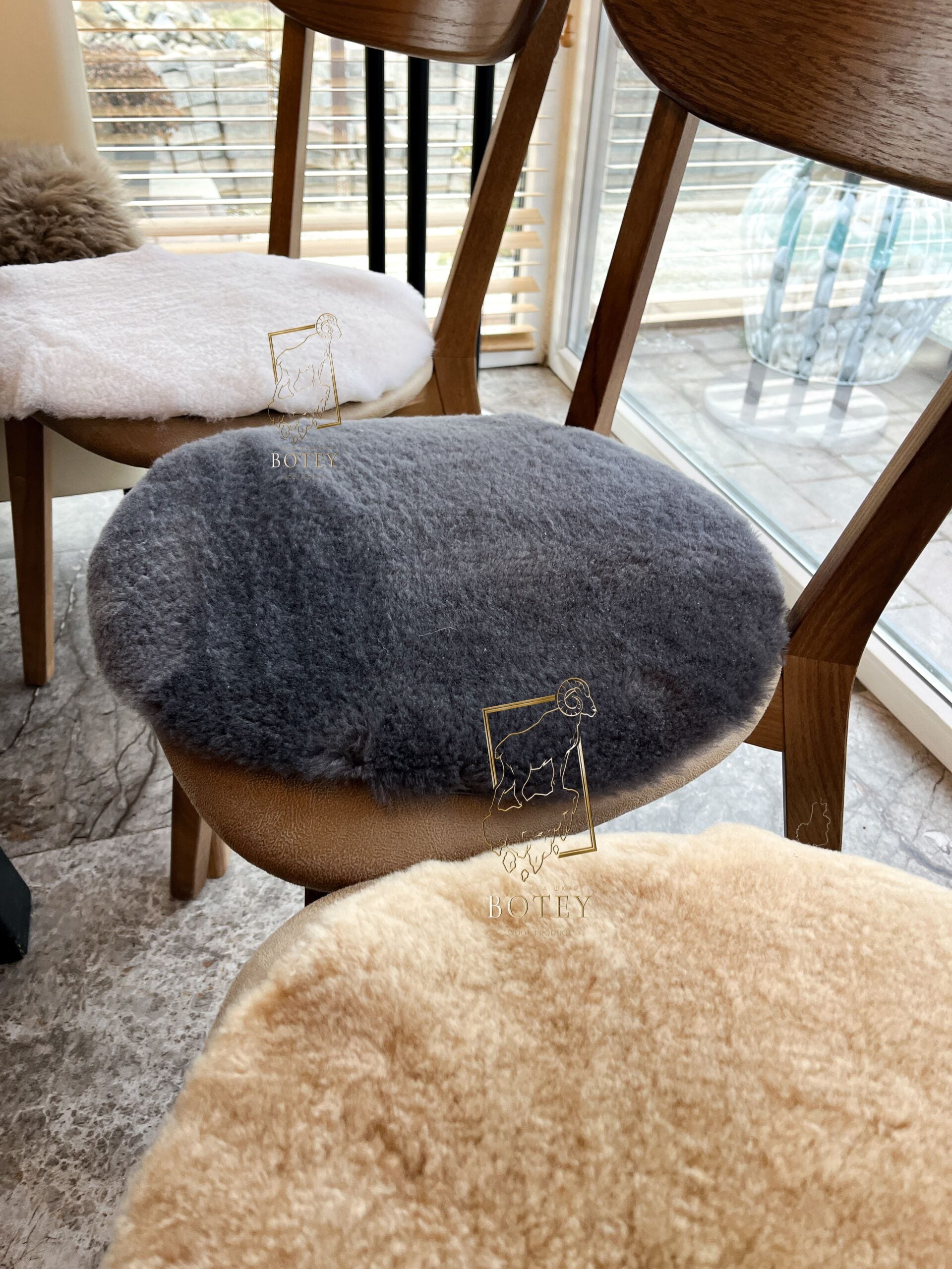 Round Sheared Sheepskin Seat Cover 50×50 cm – Natural Wool Cushion