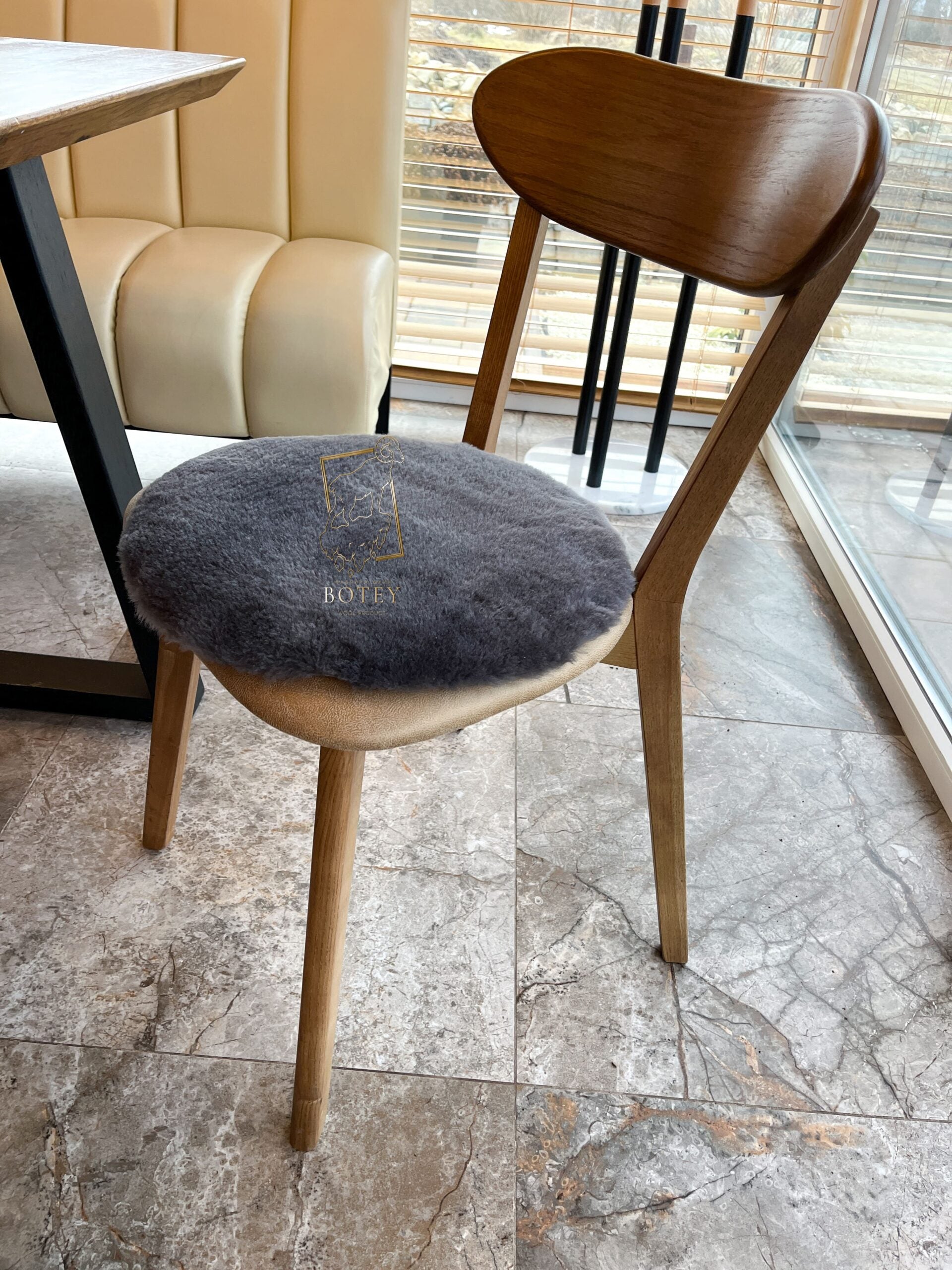 Round Sheared Sheepskin Seat Cover 50×50 cm – Natural Wool Cushion