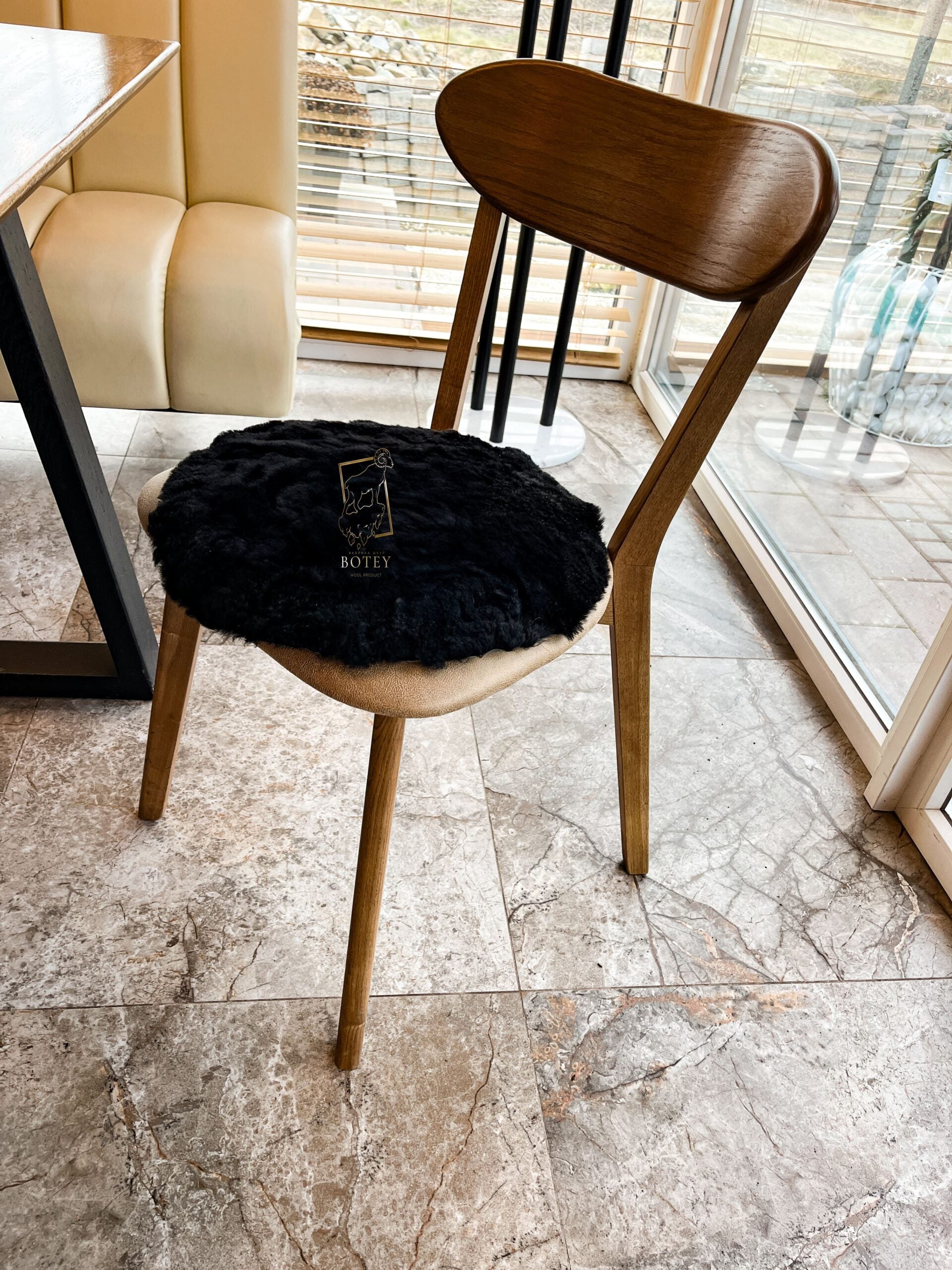 Round Sheared Sheepskin Seat Cover 50×50 cm – Natural Wool Cushion