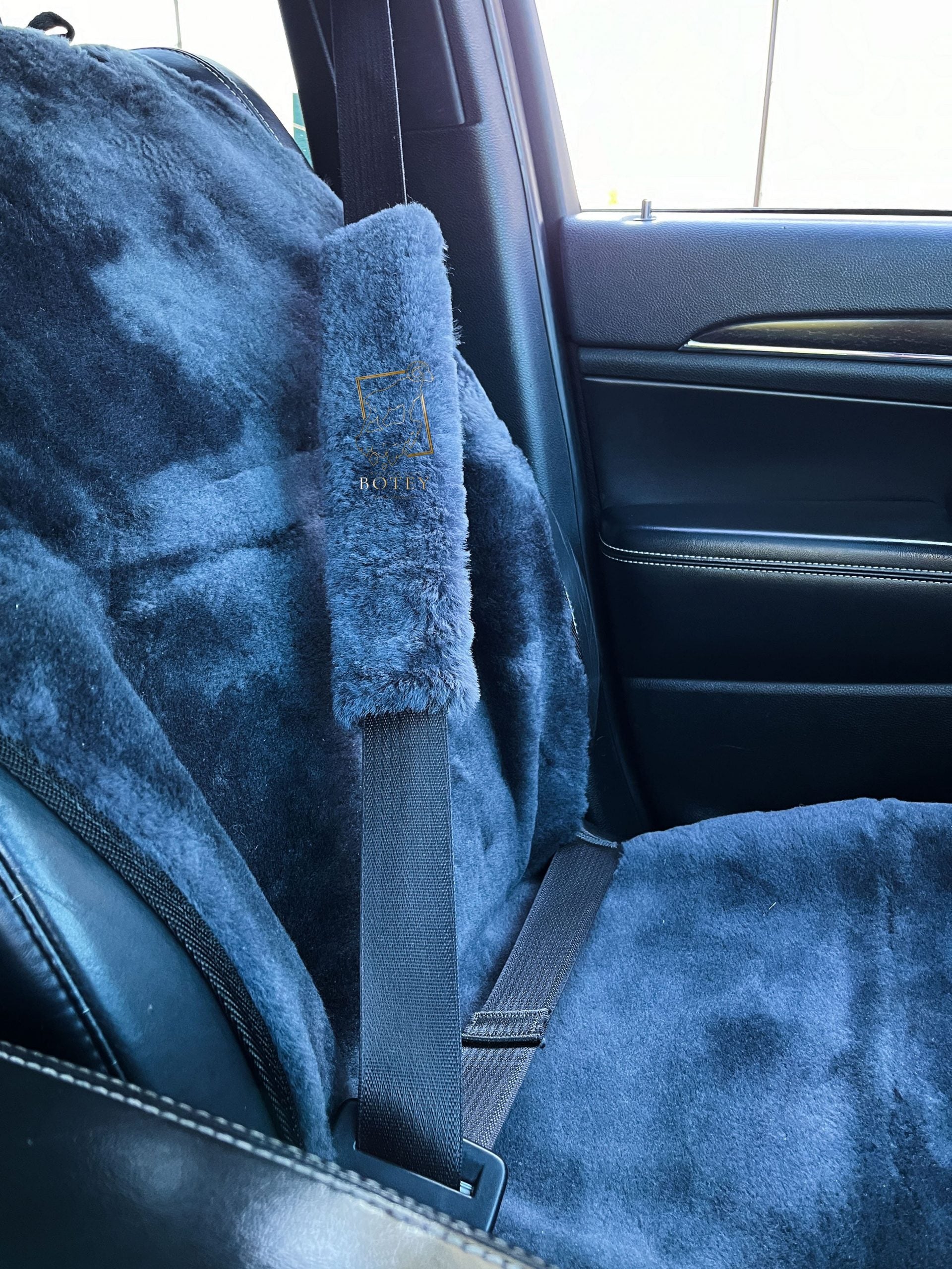 Sheepskin Seat Belt Covers Grey – Natural Fur Universal Fit