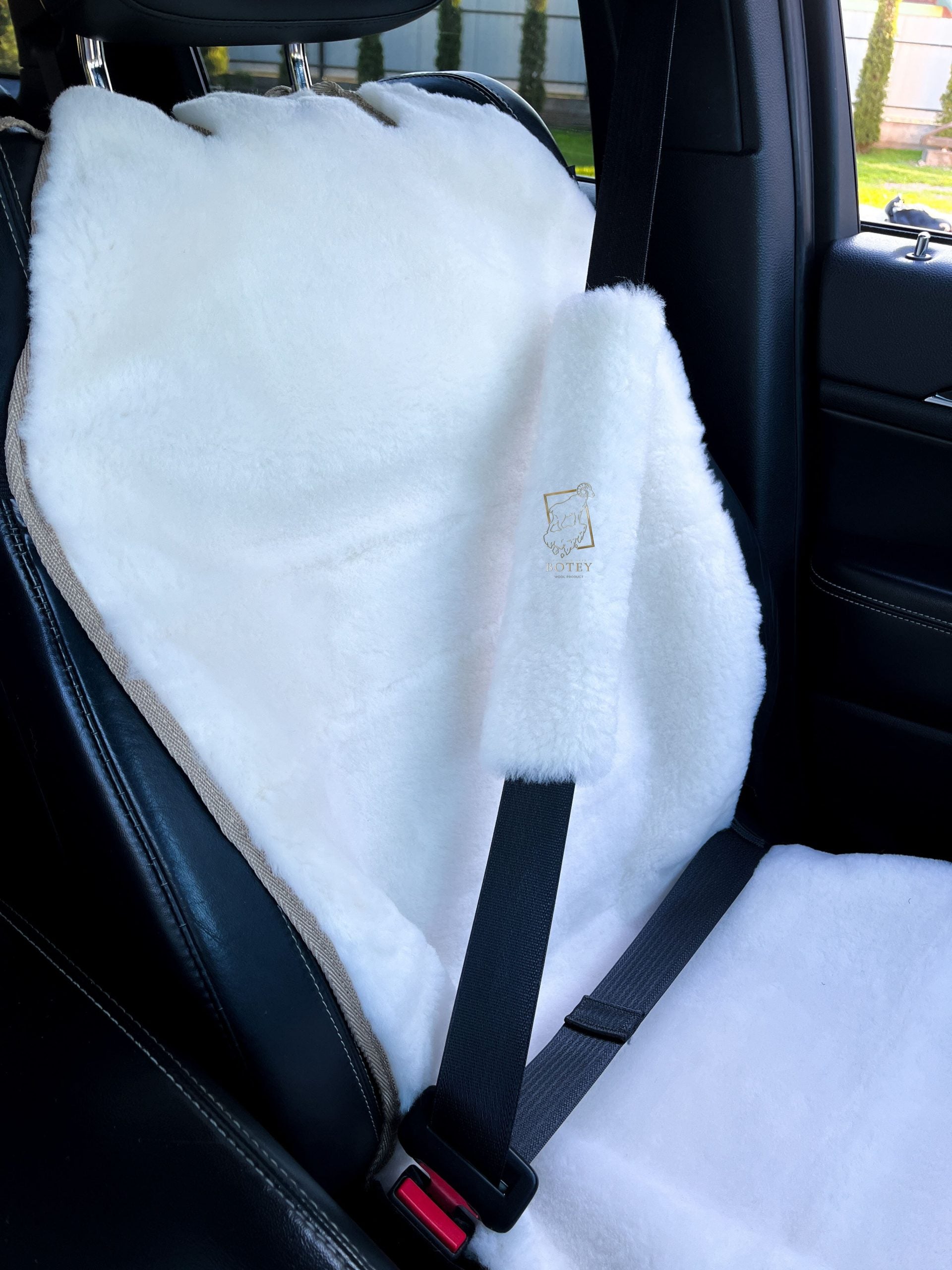Sheepskin Seat Belt Covers White – Natural Fur Universal Fit