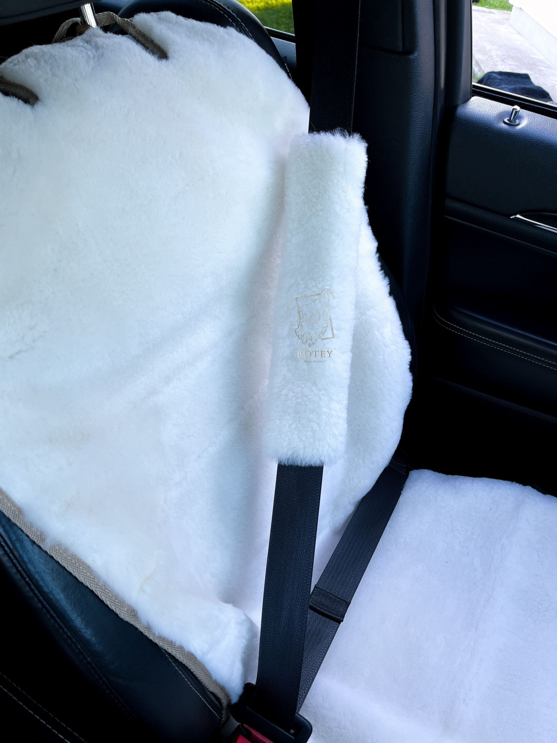 Sheepskin Seat Belt Covers White – Natural Fur Universal Fit