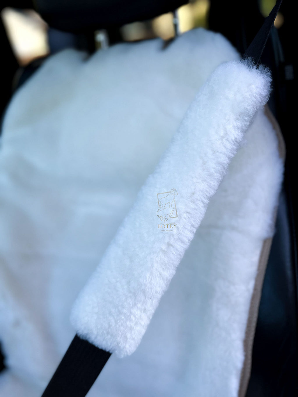 Sheepskin Seat Belt Covers White – Natural Fur Universal Fit