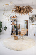 Round Sheepskin Rug (150×150 cm) – Natural Ivory Fur Carpet
