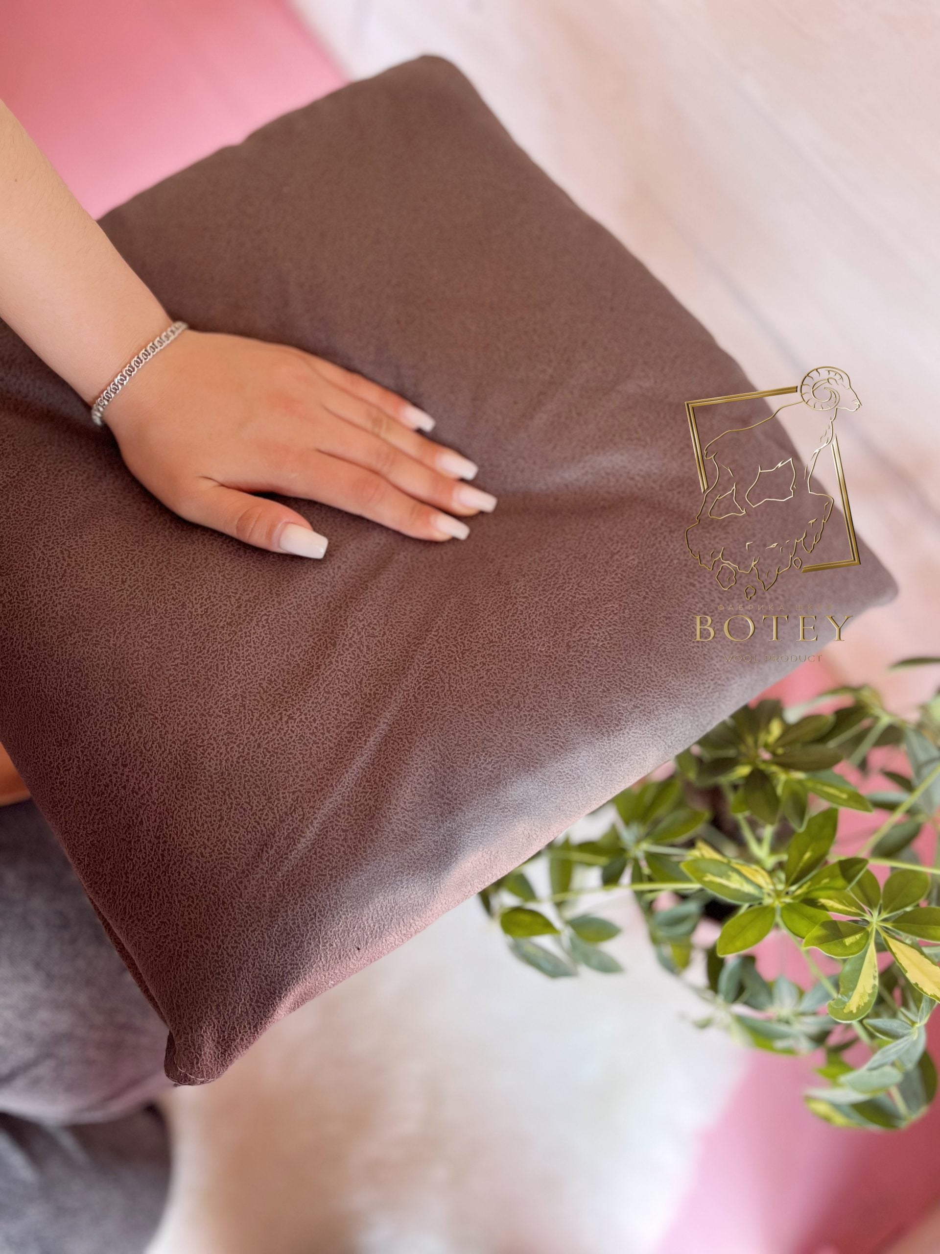 Universal Chair Cover Cushion 40×40 cm Brown – Double-Sided Seat Pad with Buckles
