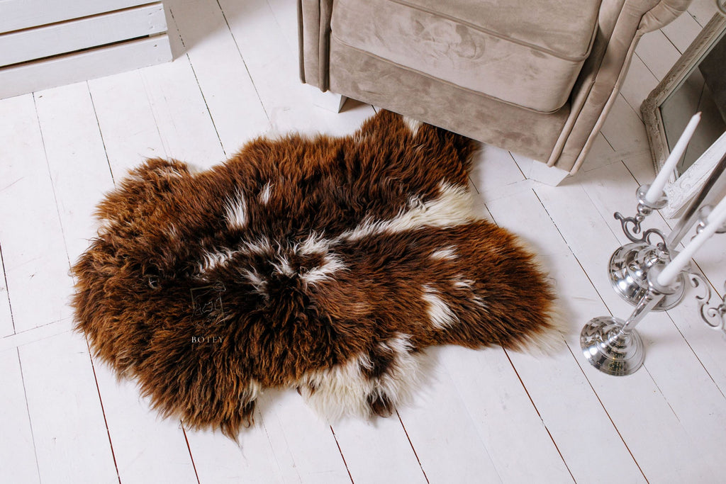 Brown & White Sheepskin 100×70 cm – Natural Wool Rug