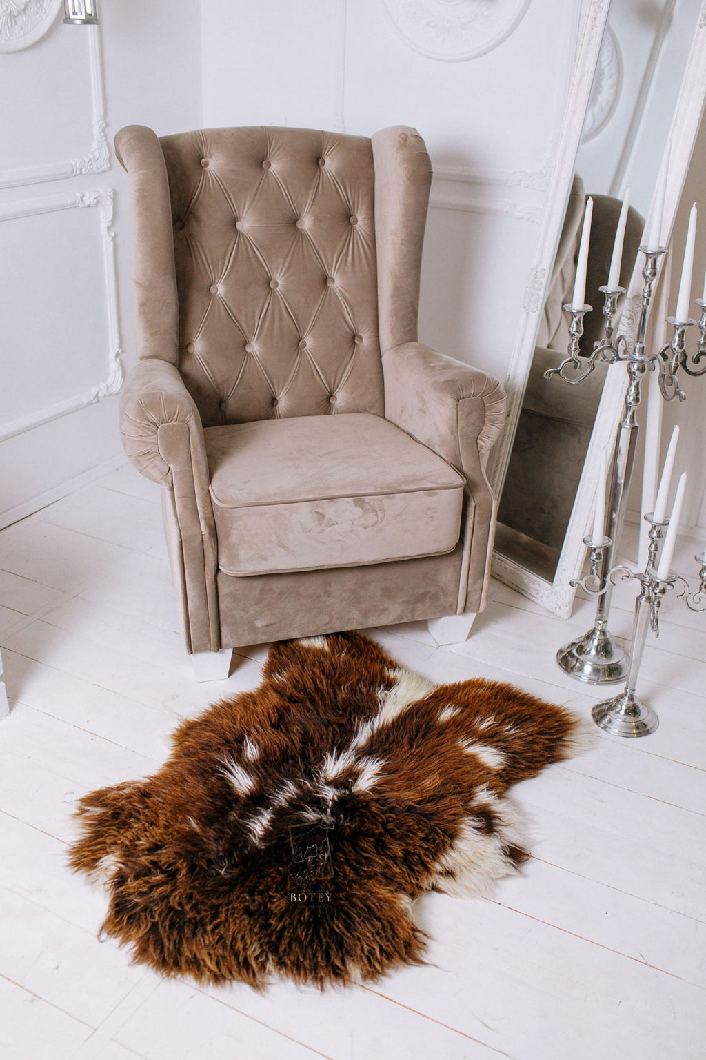 Brown & White Sheepskin 100×70 cm – Natural Wool Rug