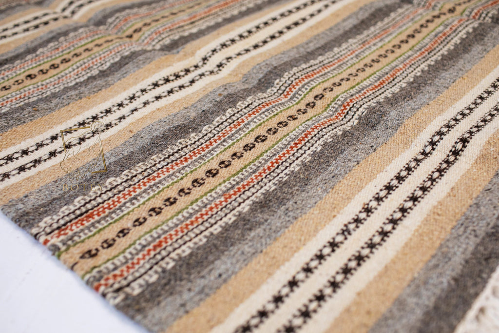 Handmade Hutsul Wool Rug Beige – Natural Wool Carpet 200×140 cm