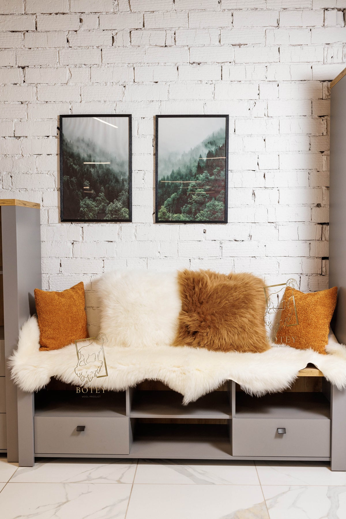 White Sheepskin Caramel Pillow 40×40 cm – Natural Fur Cushion