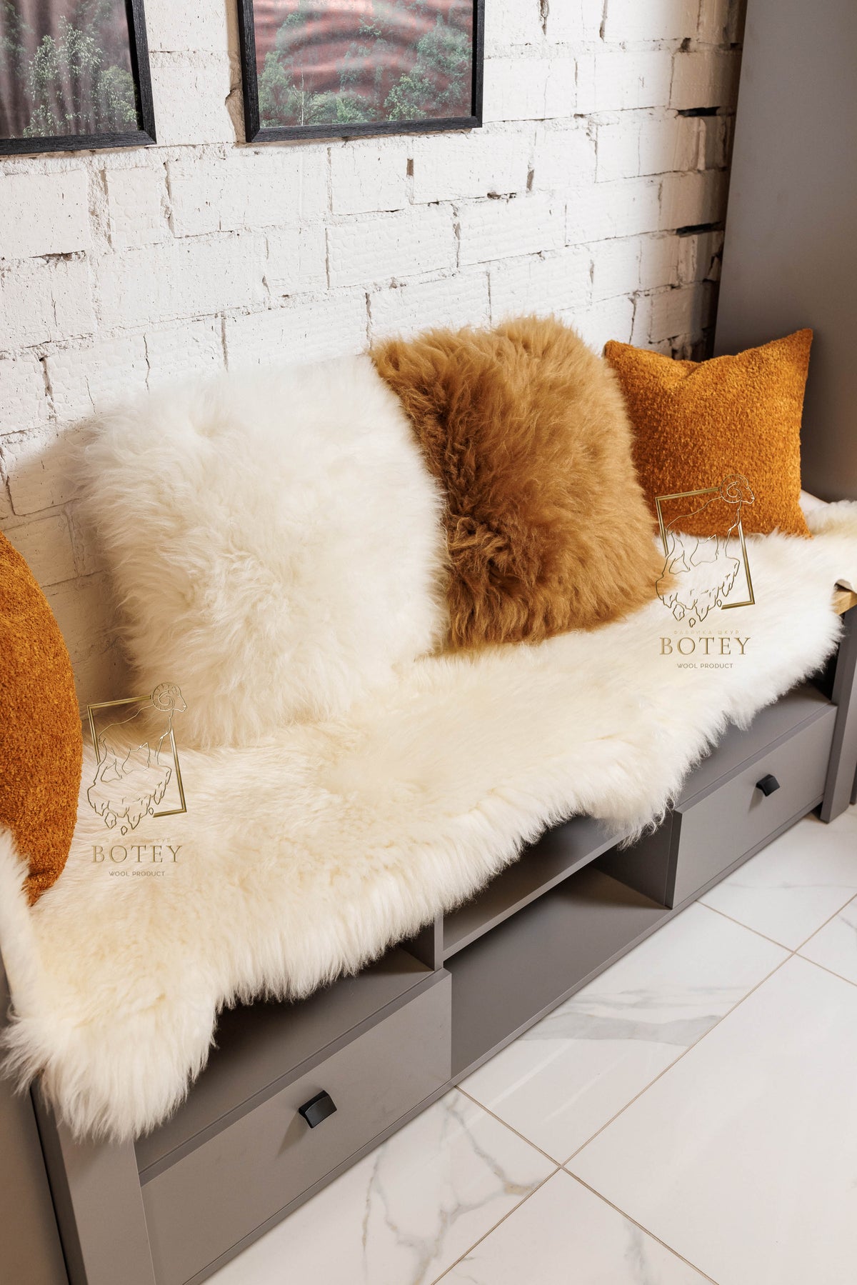 White Sheepskin Caramel Pillow 40×40 cm – Natural Fur Cushion