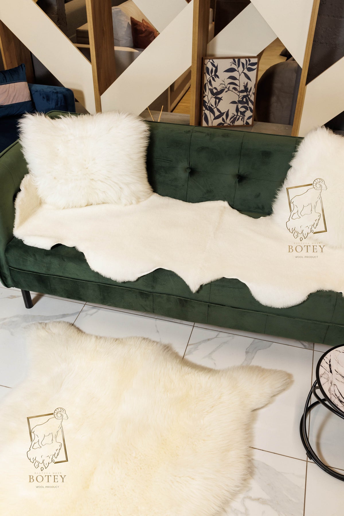 Fluffy White Sheepskin Cushion 40×40 cm – Natural Fur Decorative Pillow