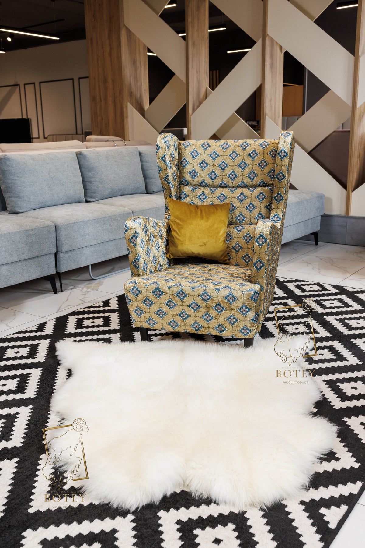 Wide Sheepskin Rug 2-in-1 (110×100 cm) – Natural White Fur Carpet