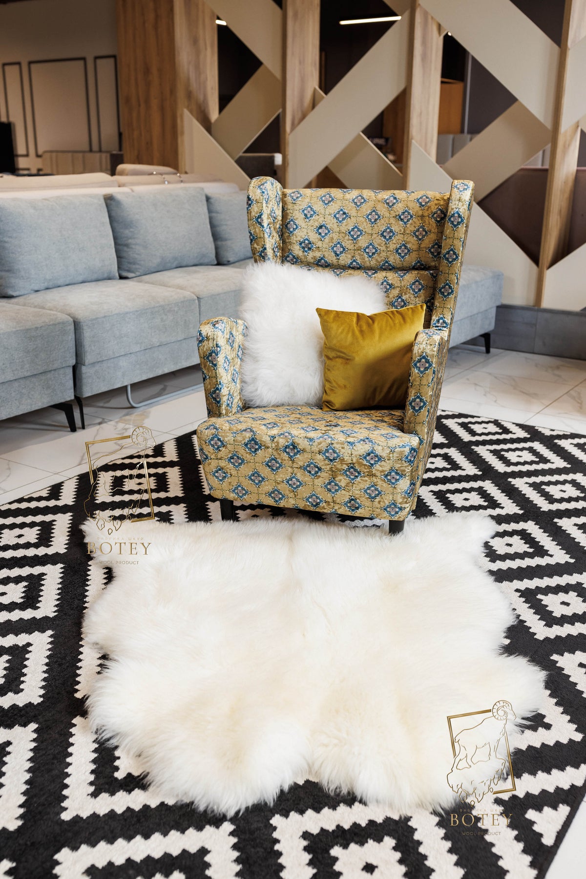 Wide Sheepskin Rug 2-in-1 (110×100 cm) – Natural White Fur Carpet