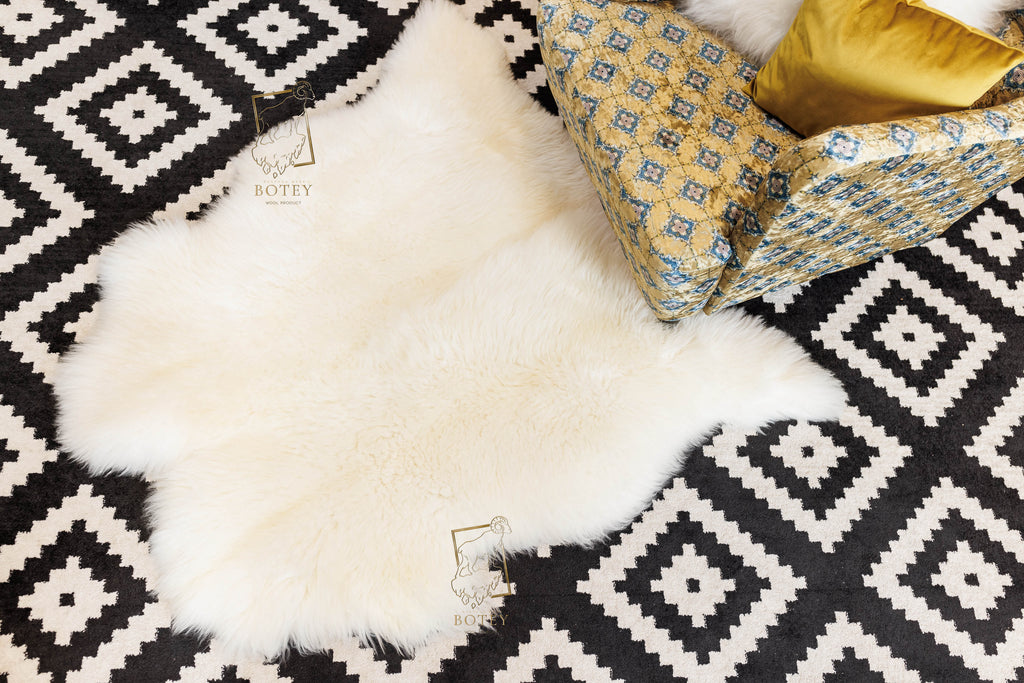 Wide Sheepskin Rug 2-in-1 (110×100 cm) – Natural White Fur Carpet