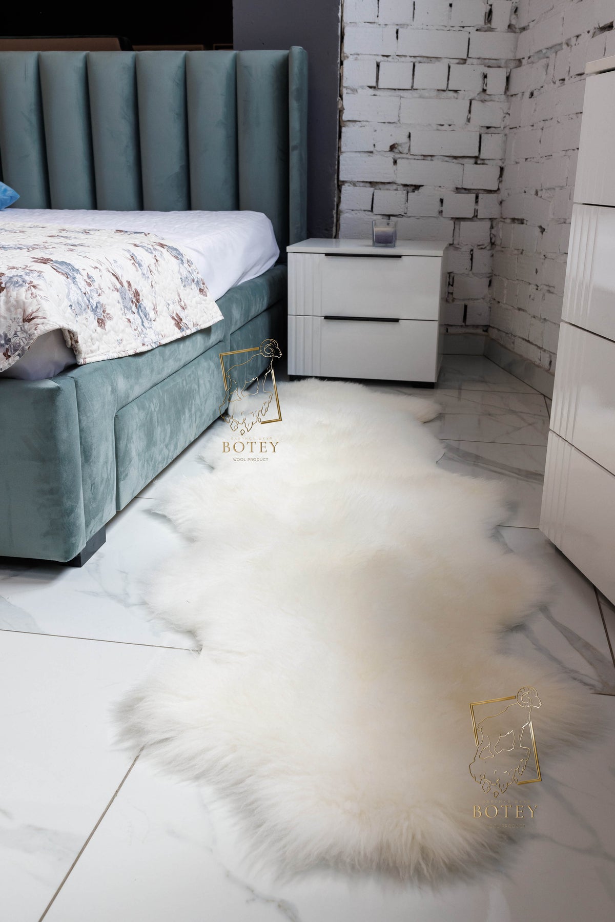 Sheepskin Sofa Cover (200×65 cm) – Natural White Fur Throw