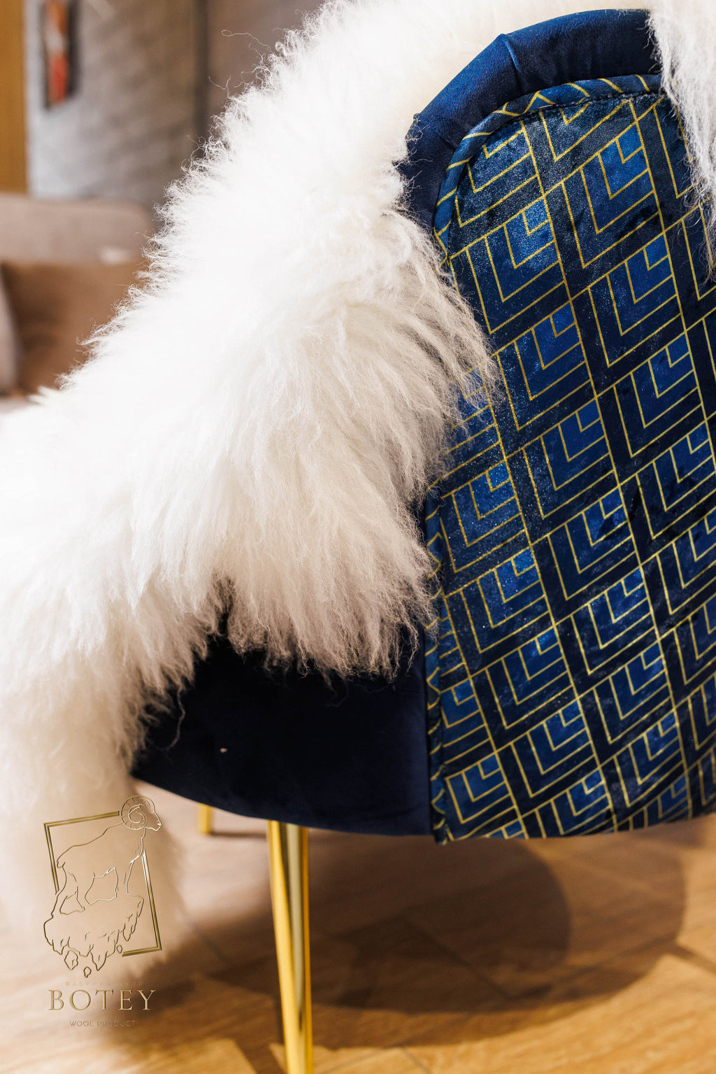White Sheepskin “Snow White” 120×70 cm – Premium Long Wool Hide