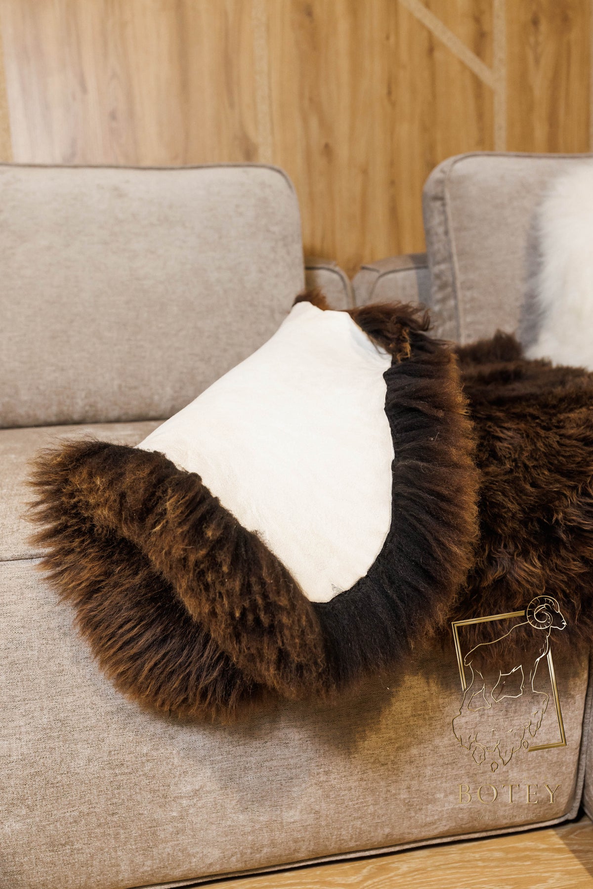 Dyed Brown Sheepskin 110×65 cm – Natural Wool Rug