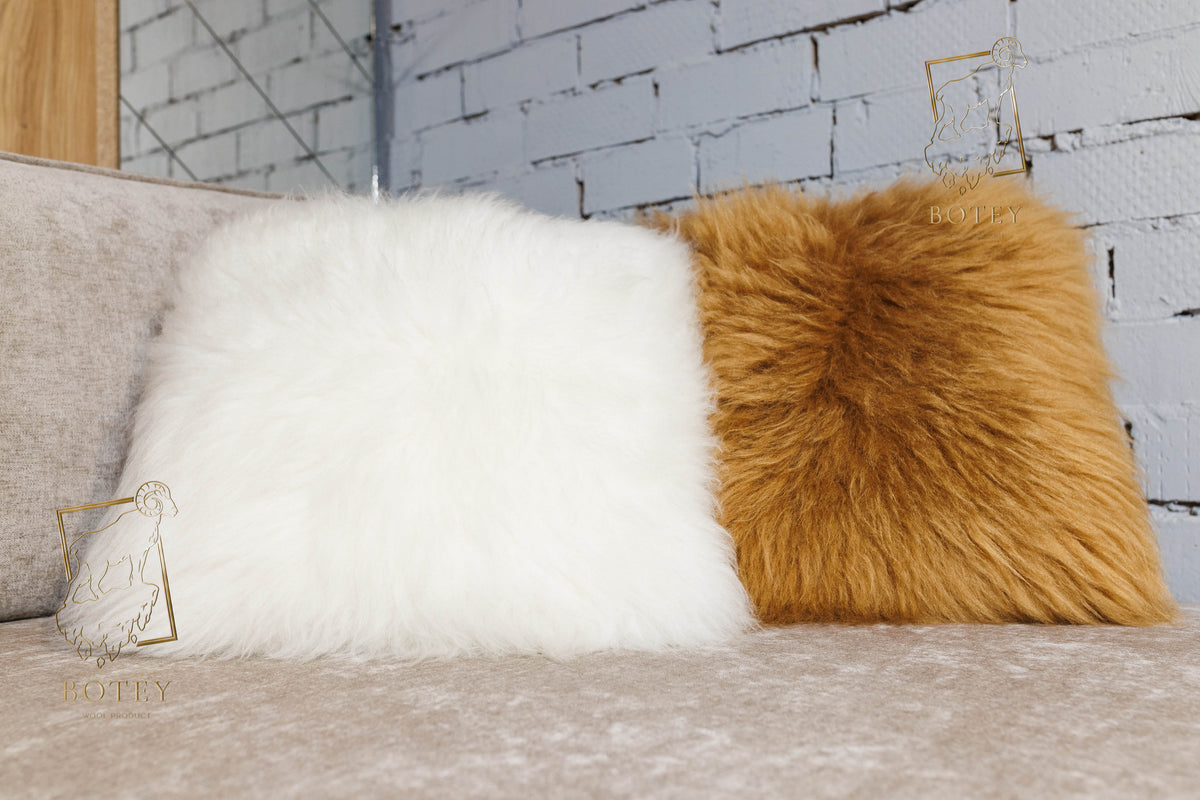 White Sheepskin Caramel Pillow 40×40 cm – Natural Fur Cushion