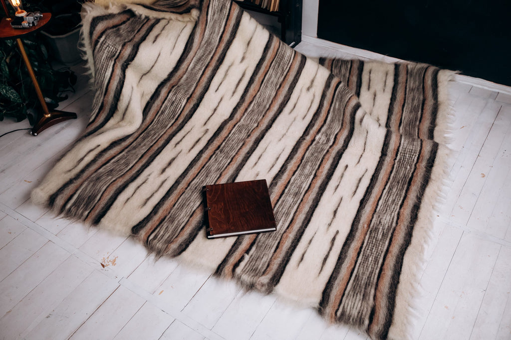 Carpathian Wool Blanket “Birch” 150×200 cm – Premium Handmade Natural Wool