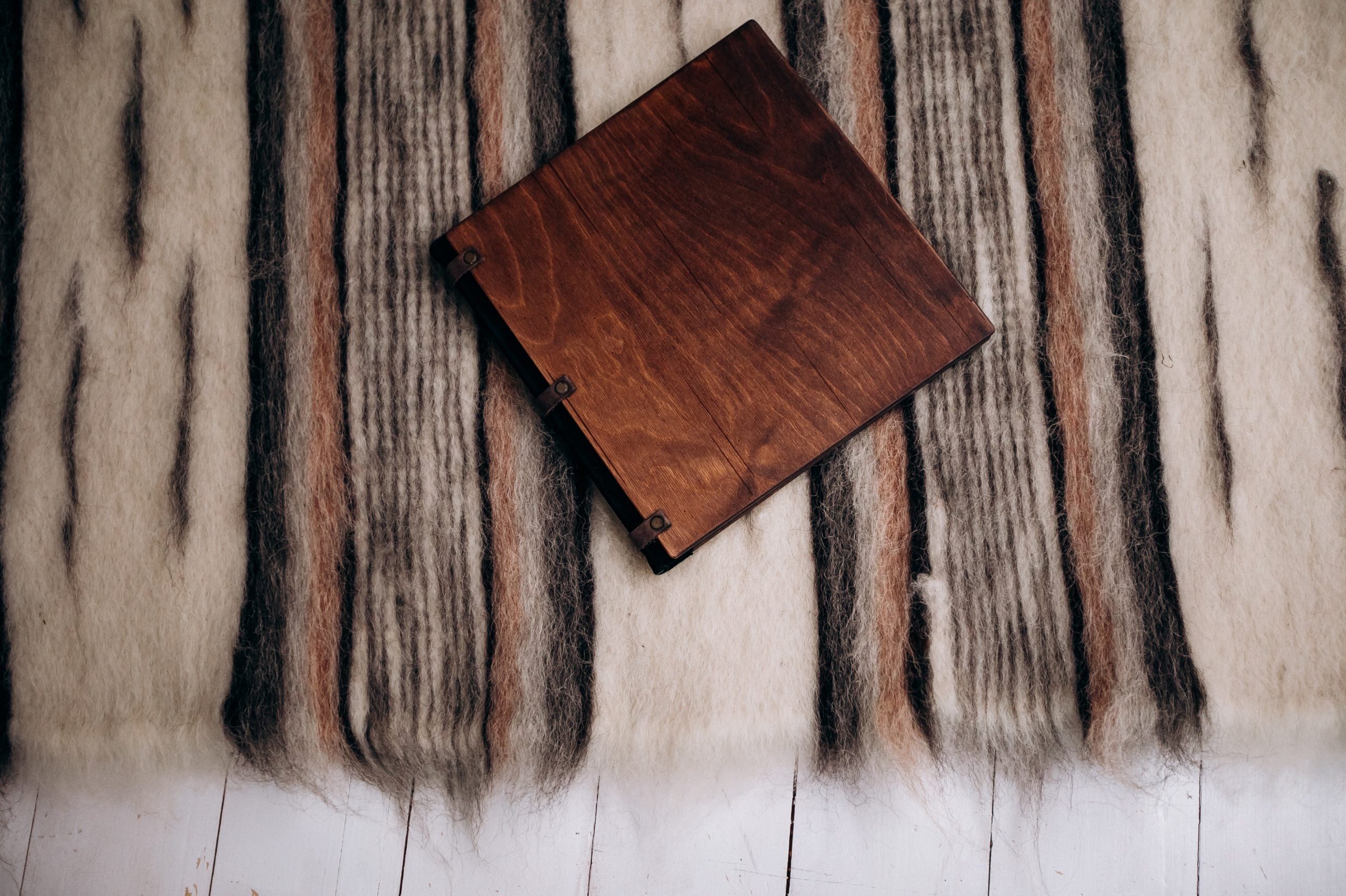 Carpathian Wool Blanket “Birch” 150×200 cm – Premium Handmade Natural Wool
